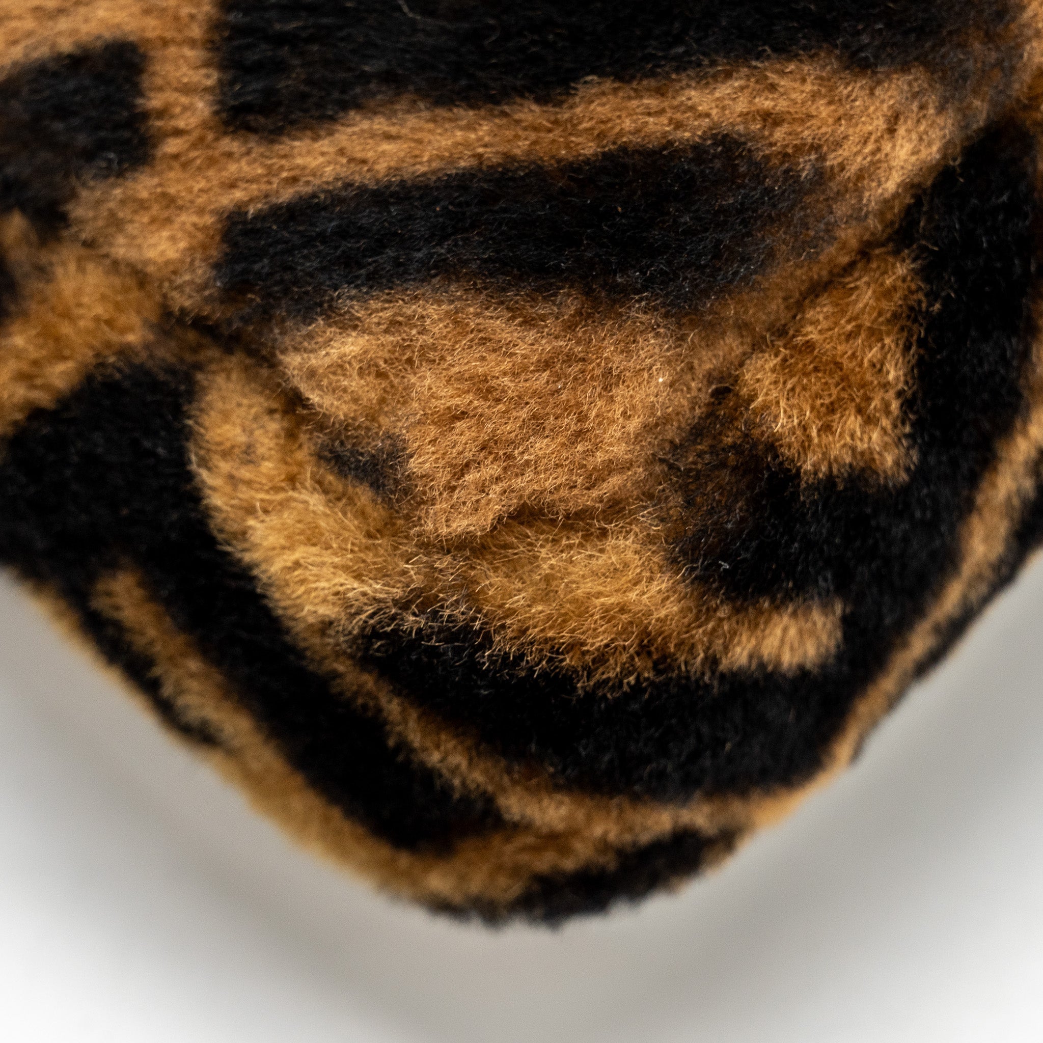 fendi-mini-baguette-bag-lamb-fur-black-brown-ghw