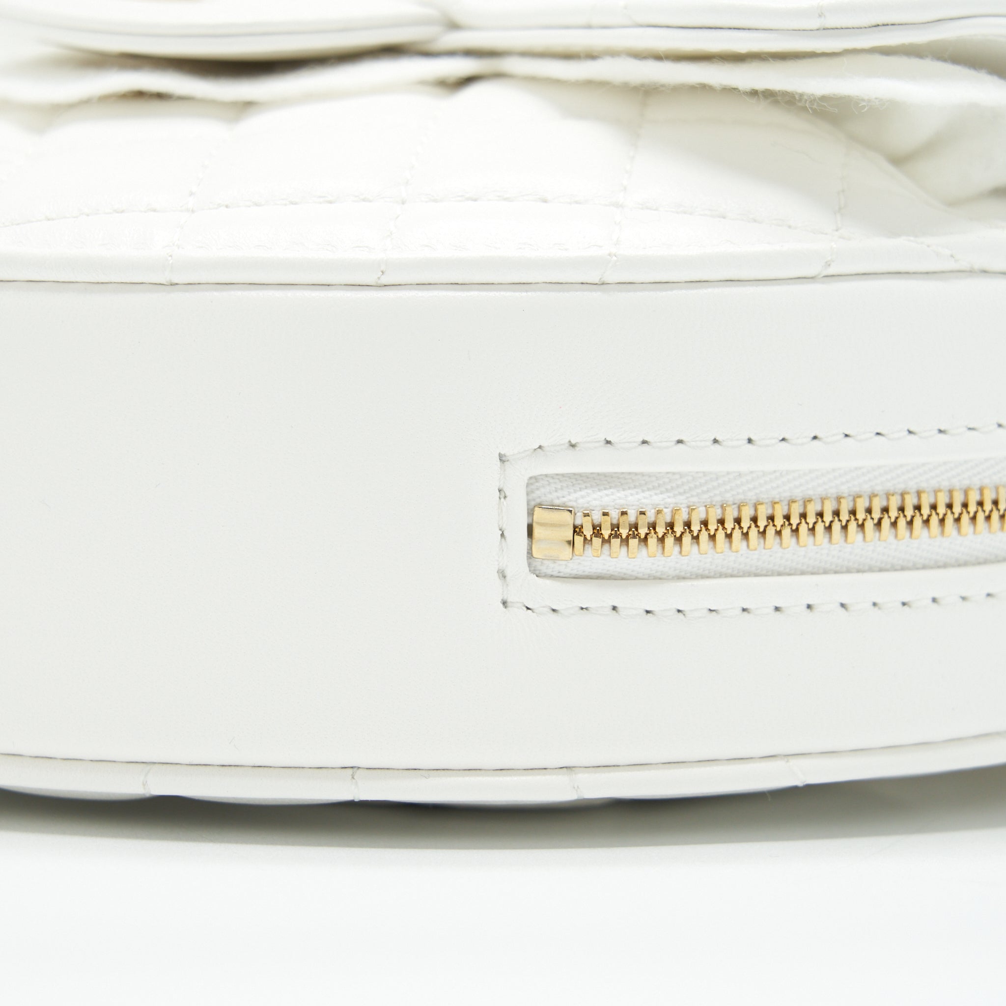 chanel-22s-heart-bag-lambskin-white-lghw-microchip-1