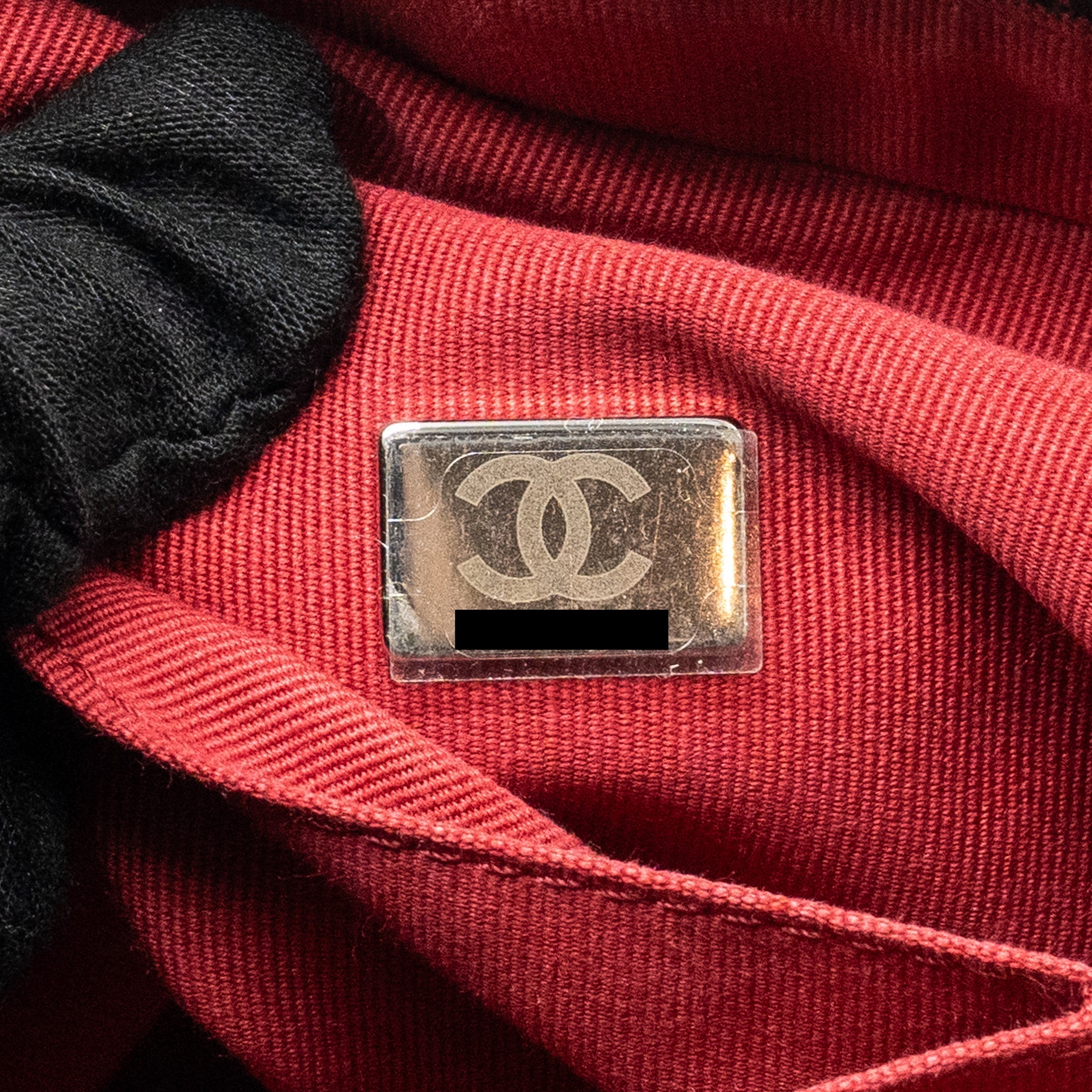 chanel-gabrielle-hobo-bag-calfskin-black-multicolour-hardware-microchip