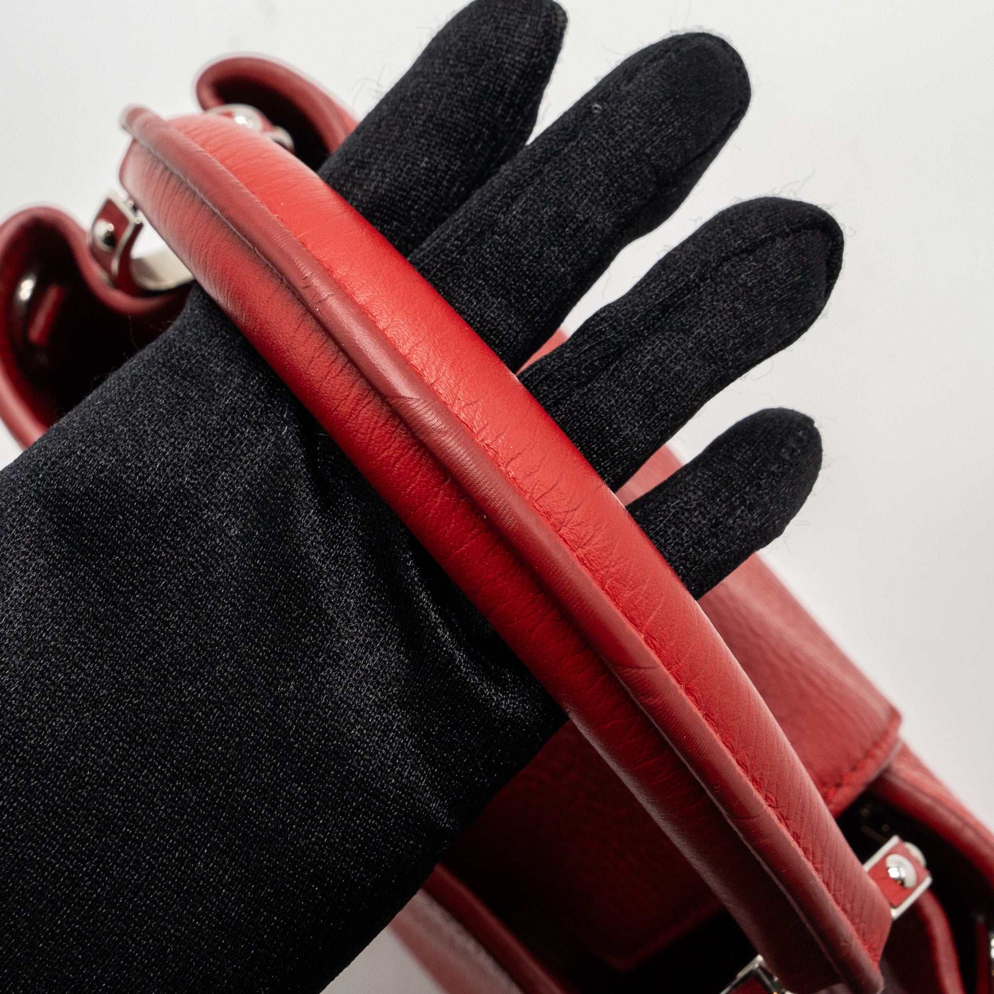 louis-vuitton-capucines-bb-taurillon-red-ghw-1