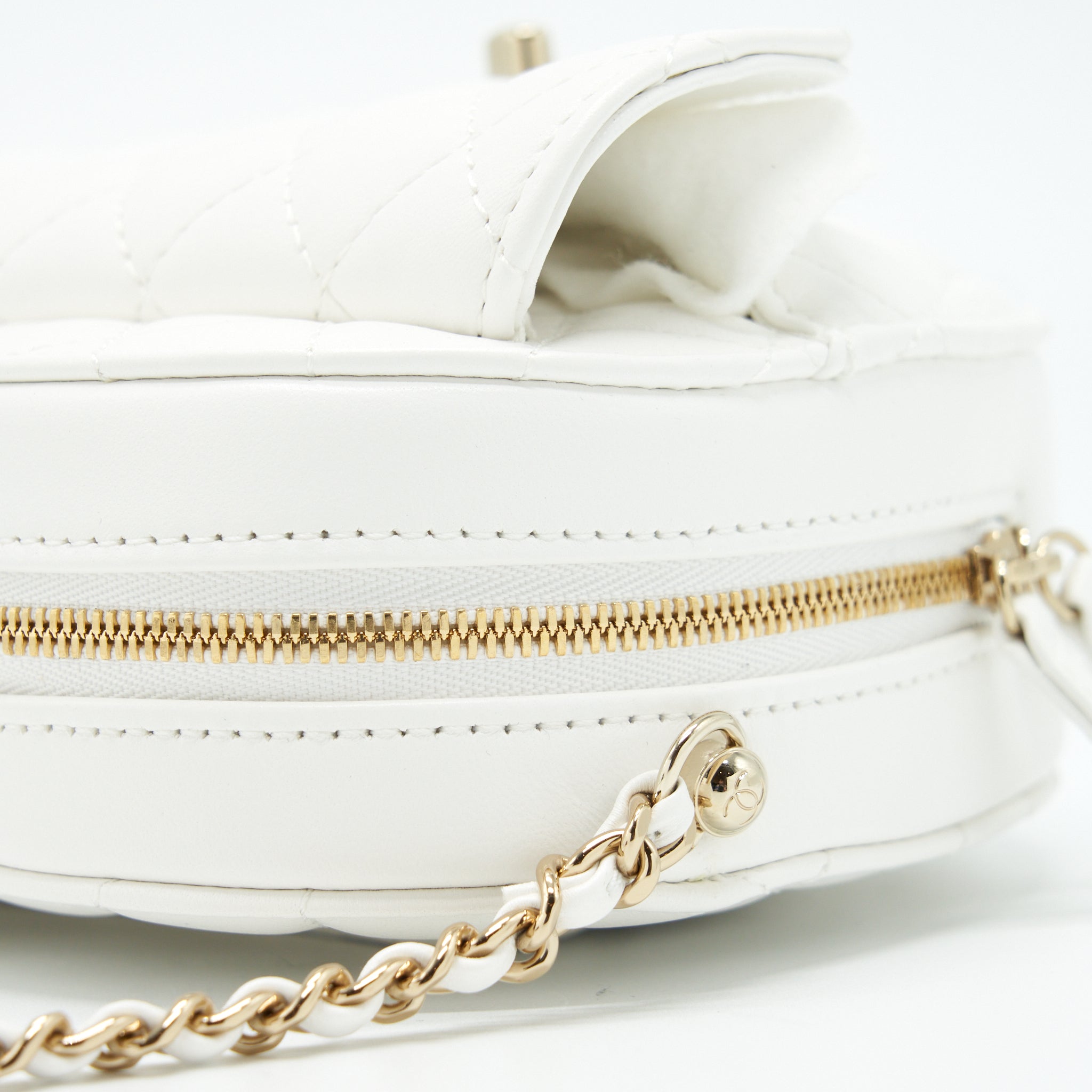 chanel-22s-heart-bag-lambskin-white-lghw-microchip-1