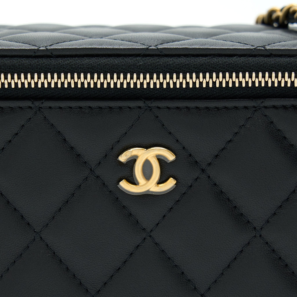 chanel-22b-pearl-crush-long-vanity-with-chain-lambskin-black-ghw