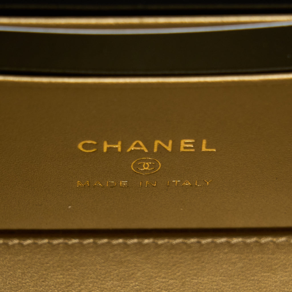 chanel-22b-pearl-crush-long-vanity-with-chain-lambskin-black-ghw