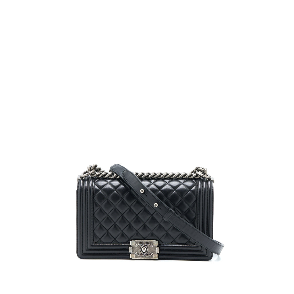 chanel-medium-boy-bag-lambskin-black-ruthenium-shw-1