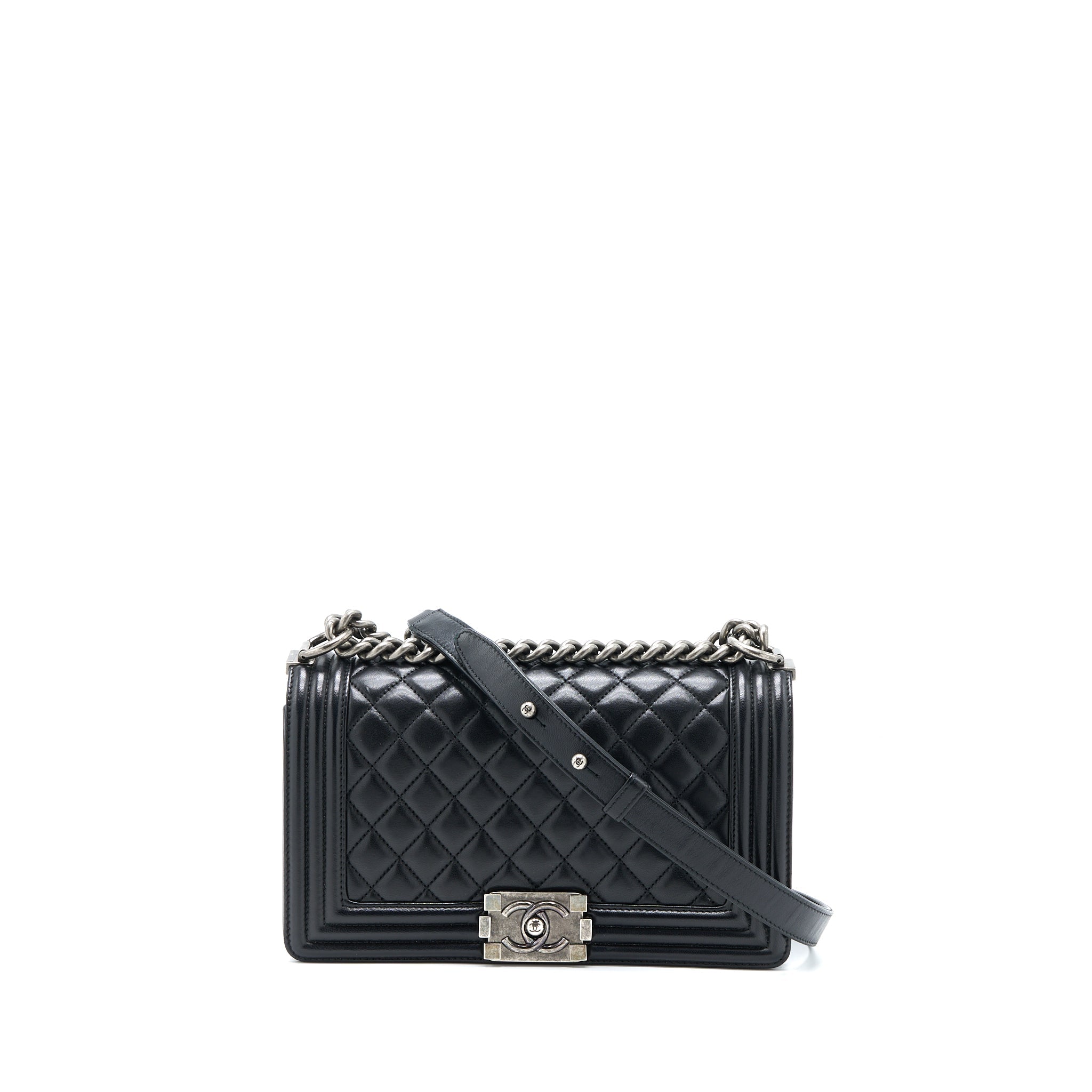 chanel-medium-boy-bag-lambskin-black-ruthenium-shw-1