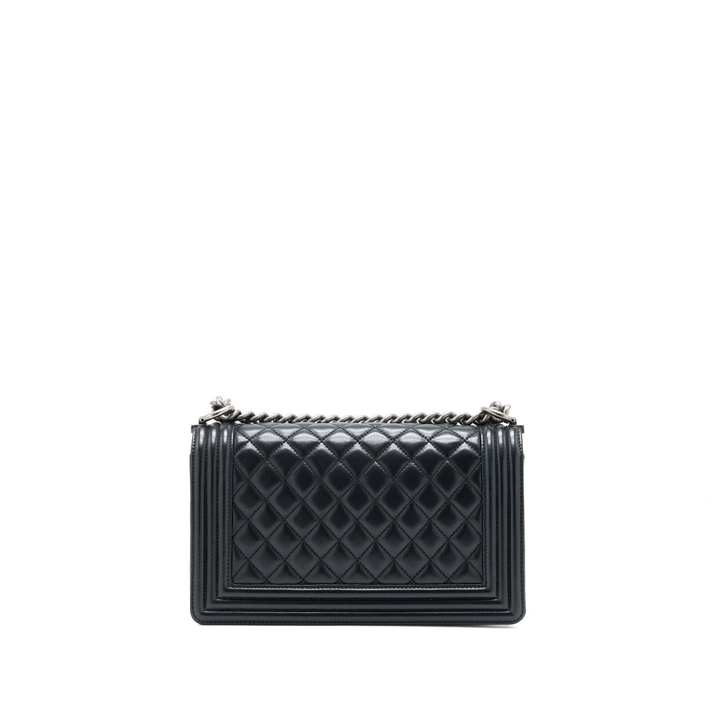 chanel-medium-boy-bag-lambskin-black-ruthenium-shw-1