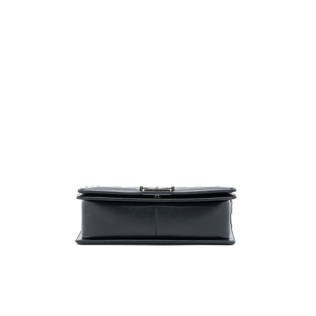 chanel-medium-boy-bag-lambskin-black-ruthenium-shw-1
