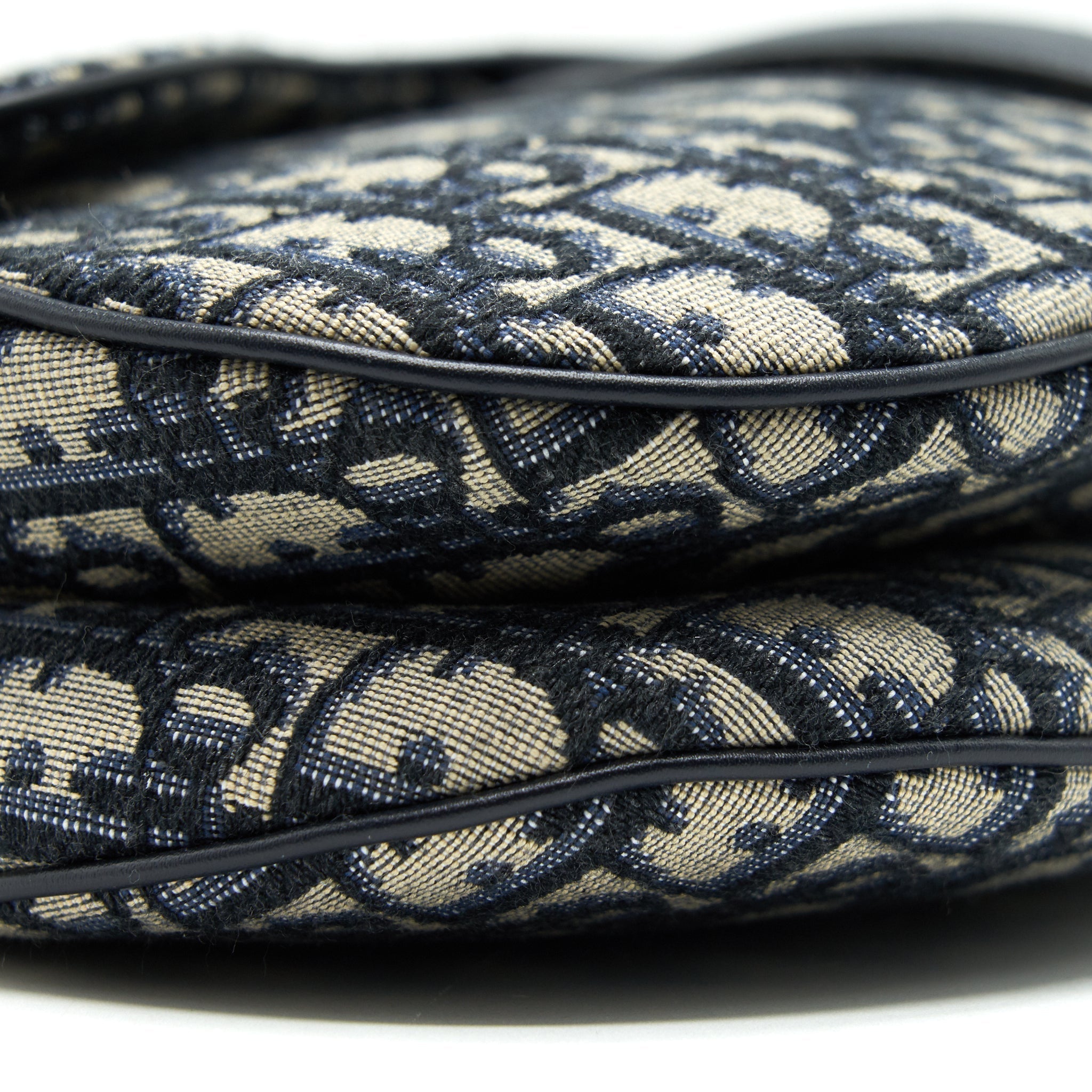 christian-dior-oblique-medium-saddle-bag