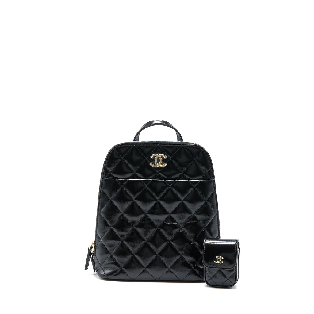 chanel-22a-backpack-patent-black-lghw