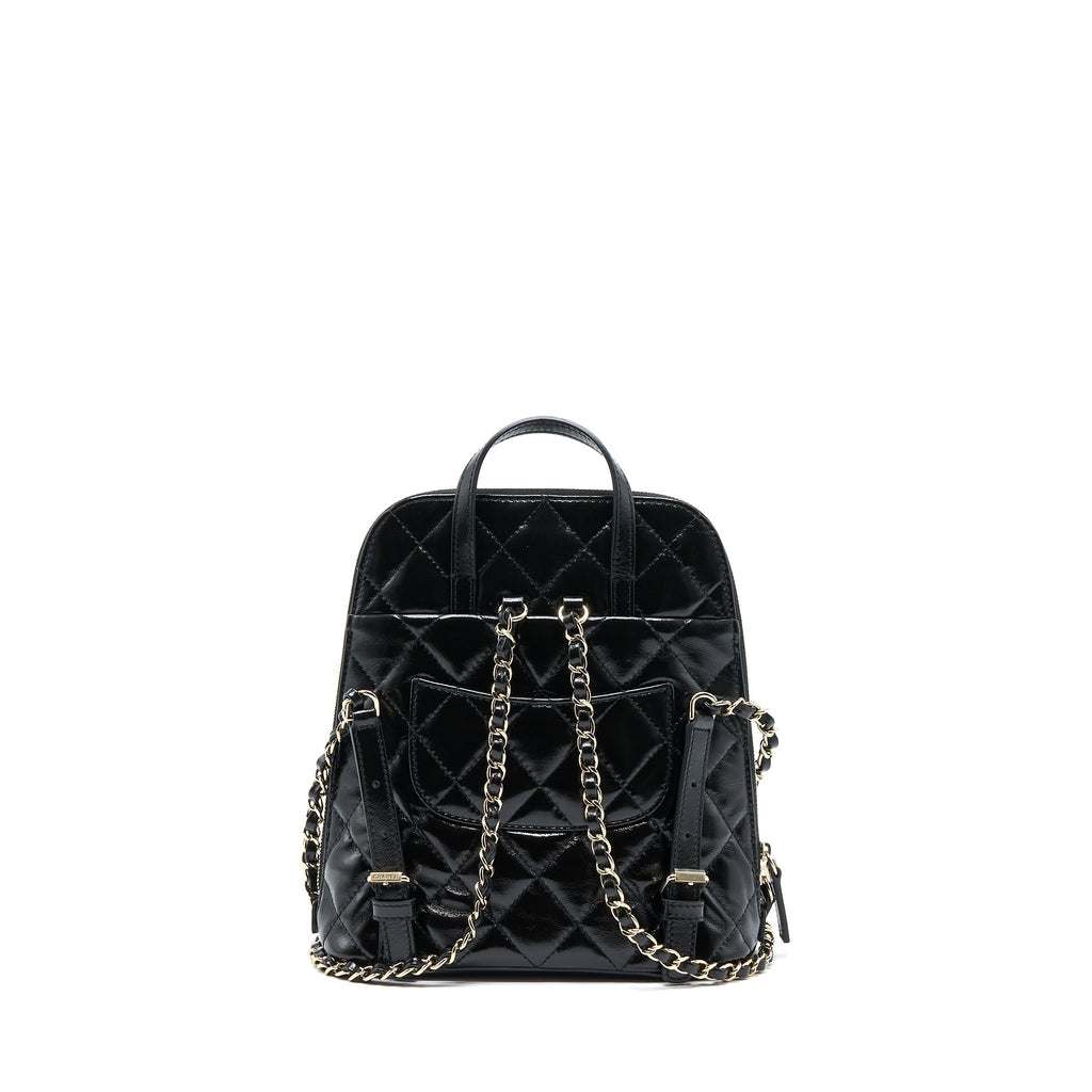 chanel-22a-backpack-patent-black-lghw