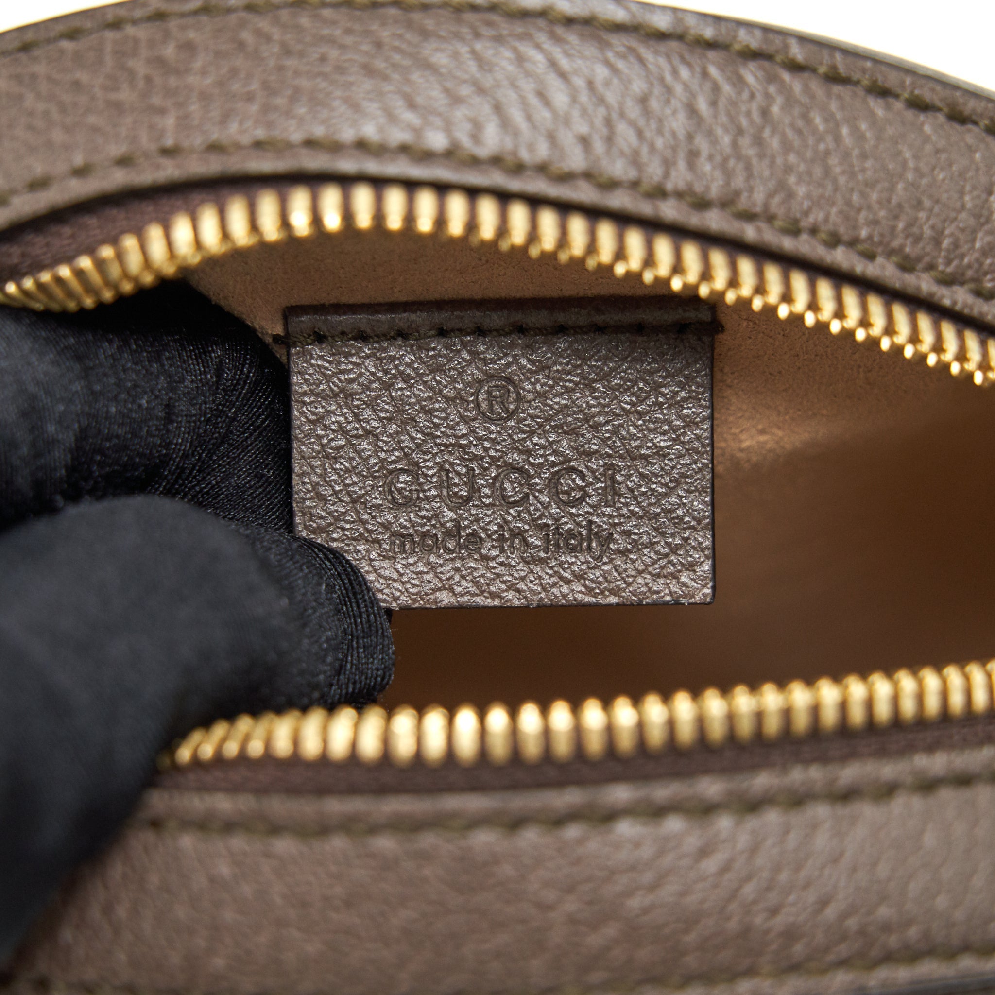 gucci-mini-ophidia-gg-round-crossbody-bag