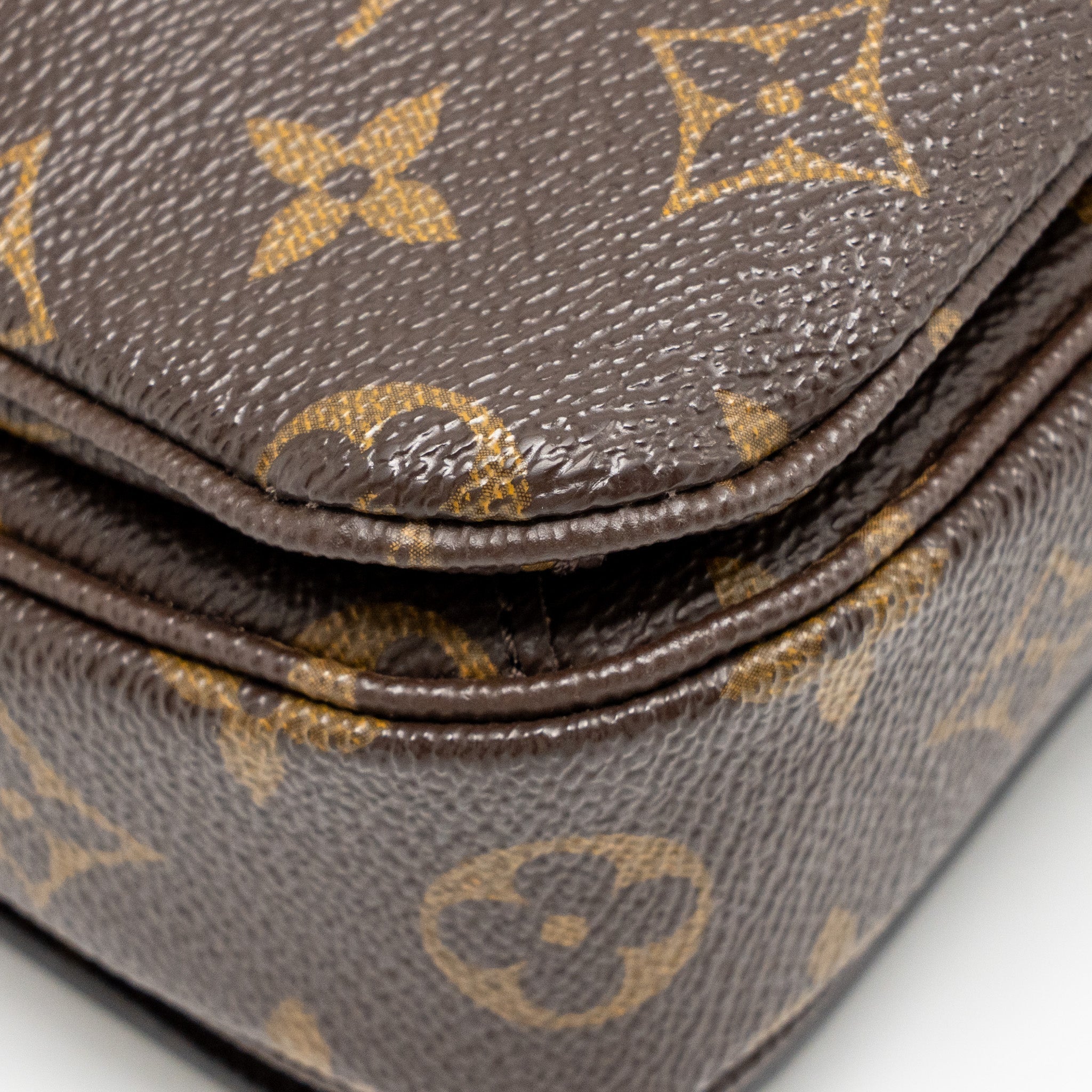 louis-vuitton-pochette-metis-monogram-canvas-ghw-copy-1