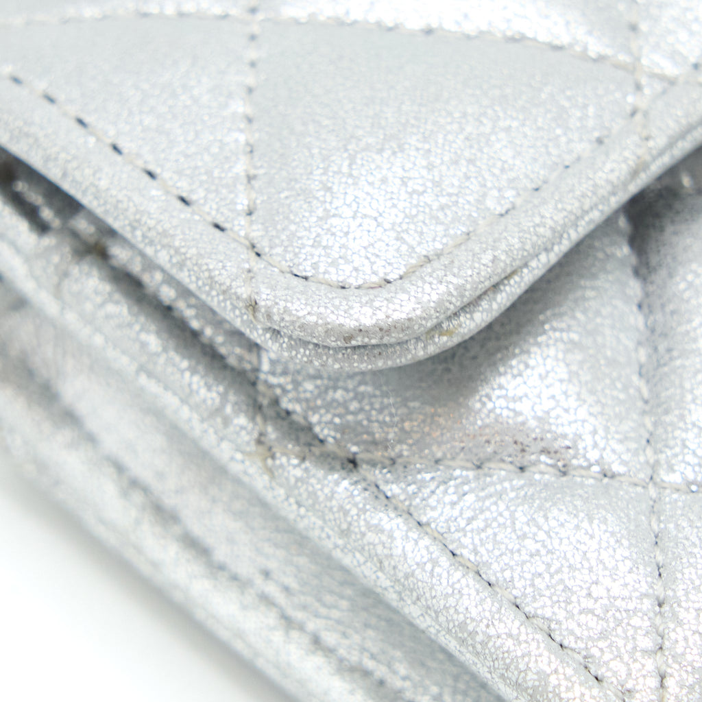 chanel-quilted-classic-flap-card-holder-lambskin-silver-shw
