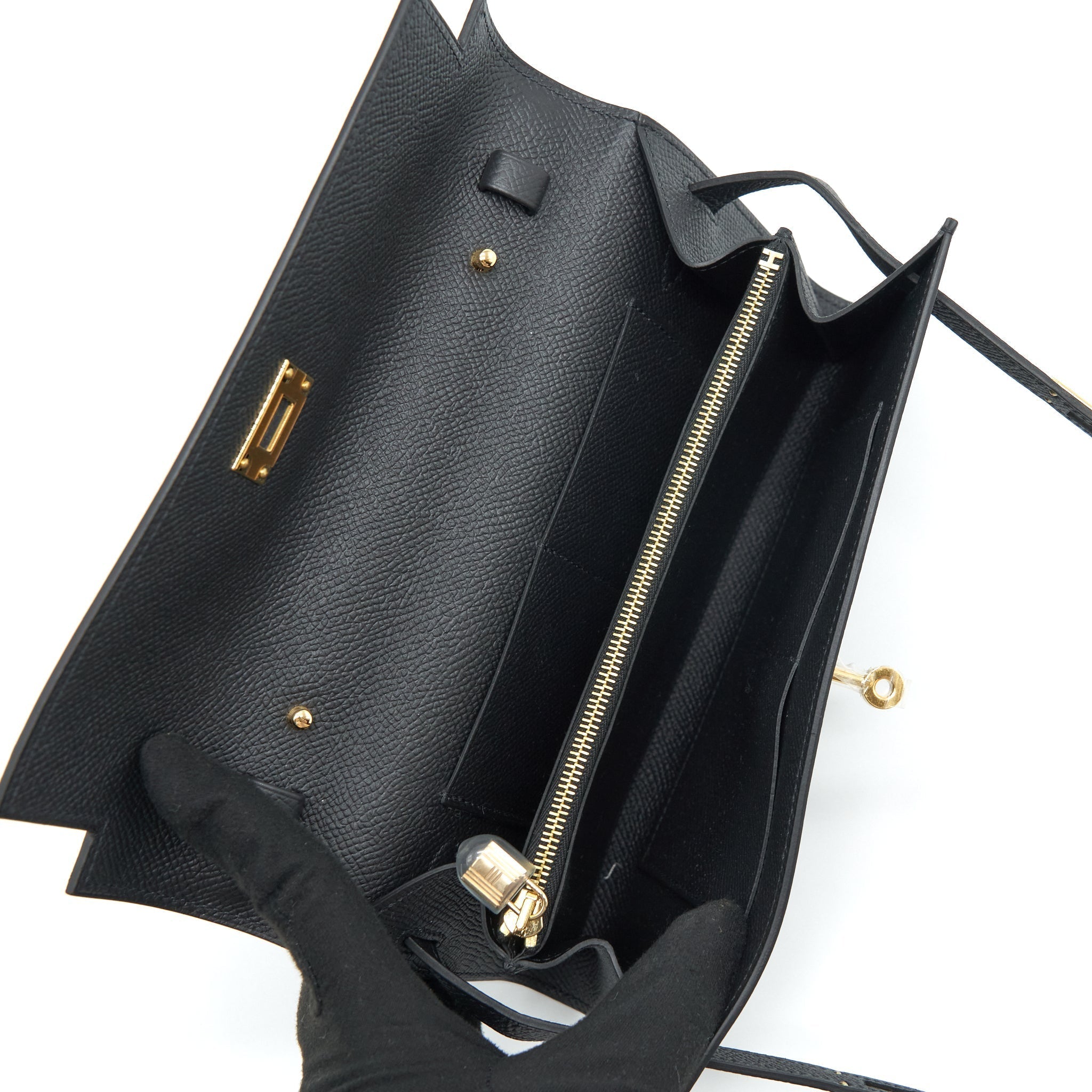 hermes-classic-kelly-to-go-epsom-black-ghw-stamp-u