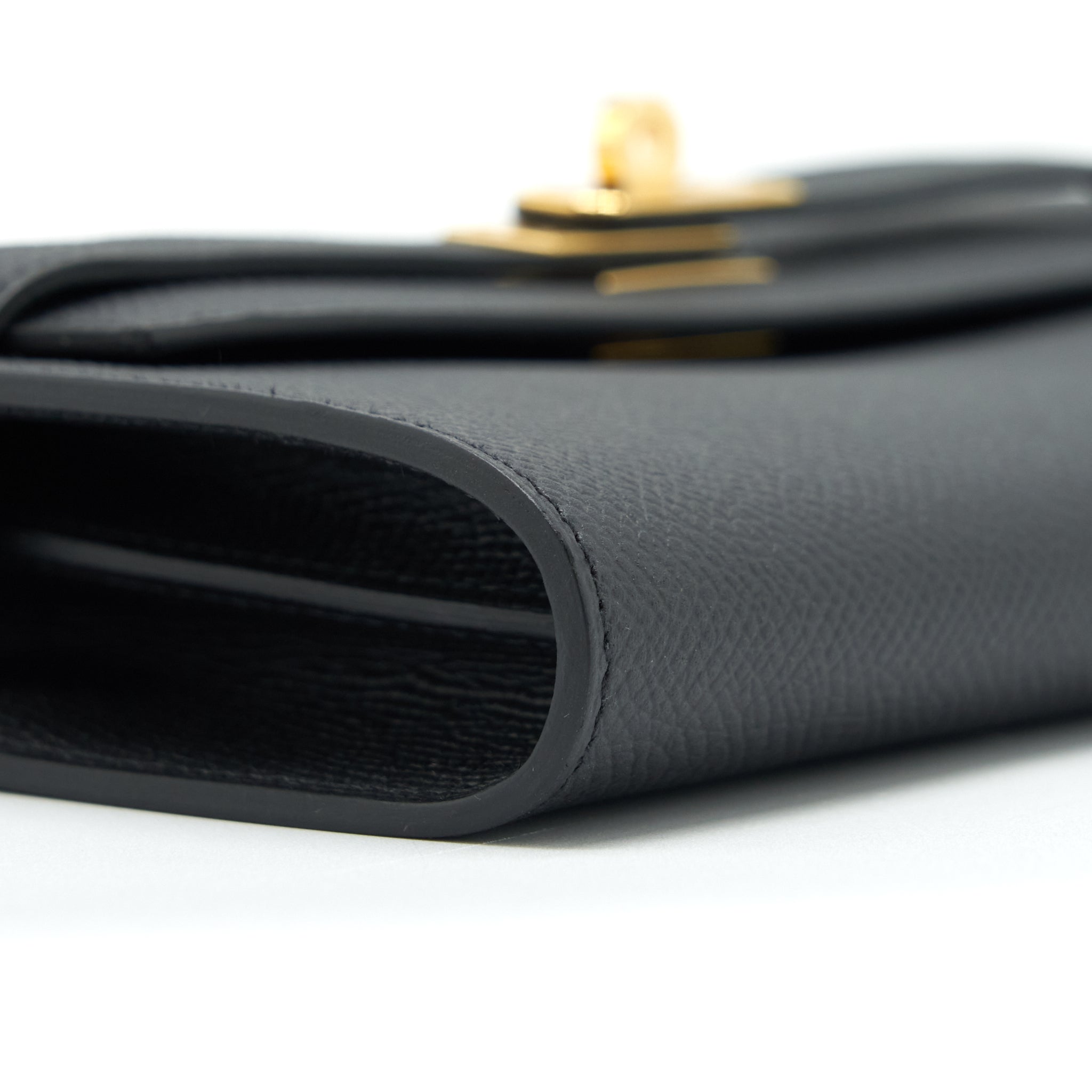 hermes-classic-kelly-to-go-epsom-black-ghw-stamp-u