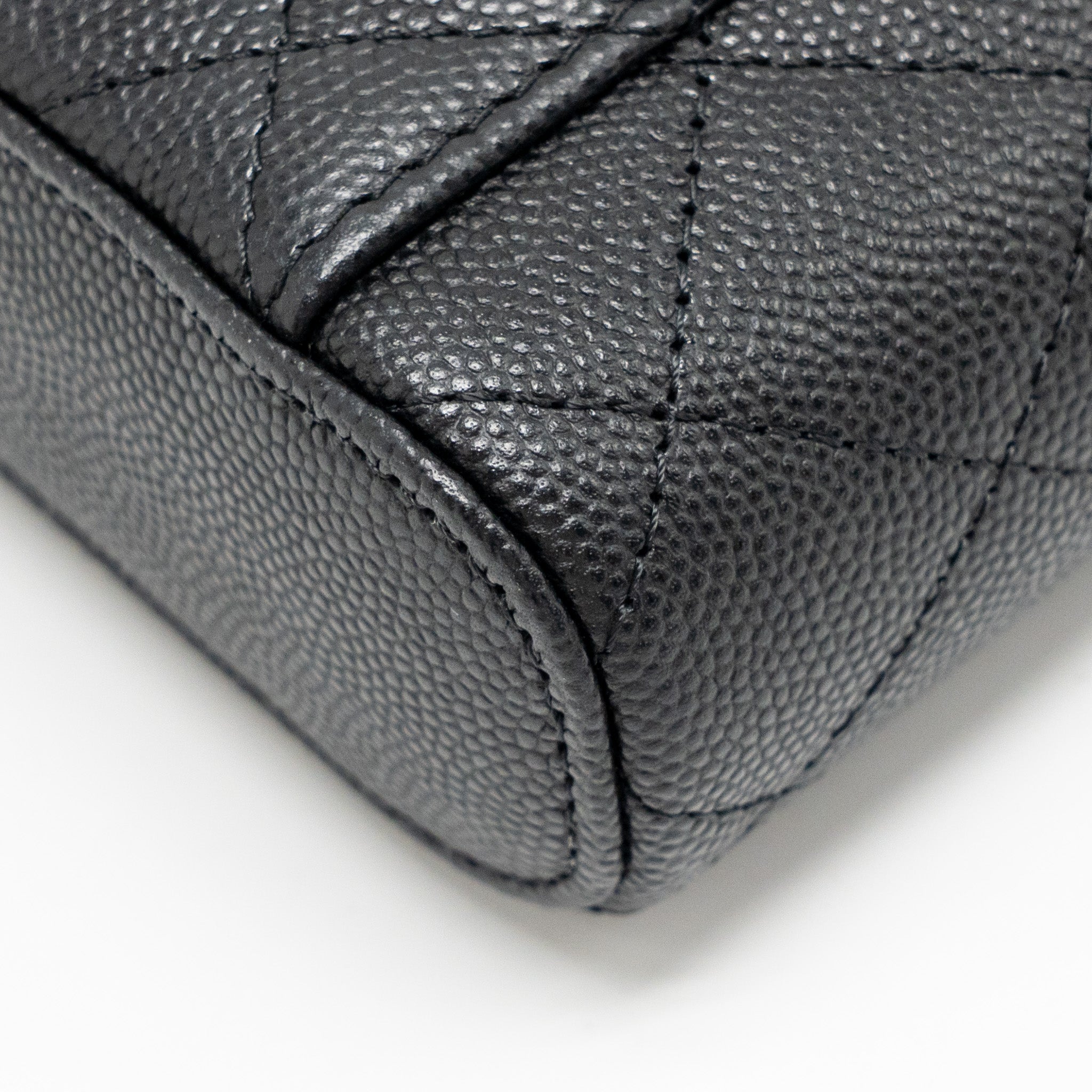 chanel-mini-vanity-case-with-chain-caviar-black-lghwmicrochip