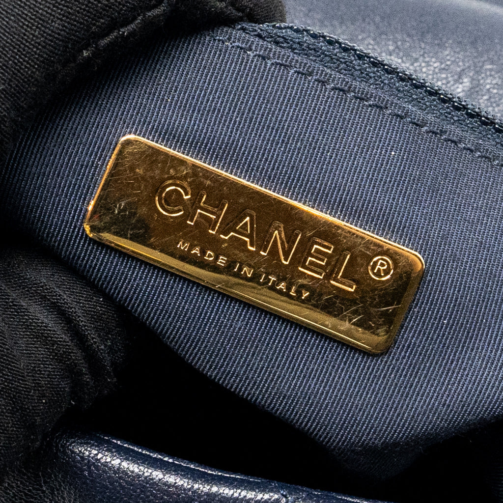 chanel-large-19-bag-lambskin-navy-multicoloured-hardware