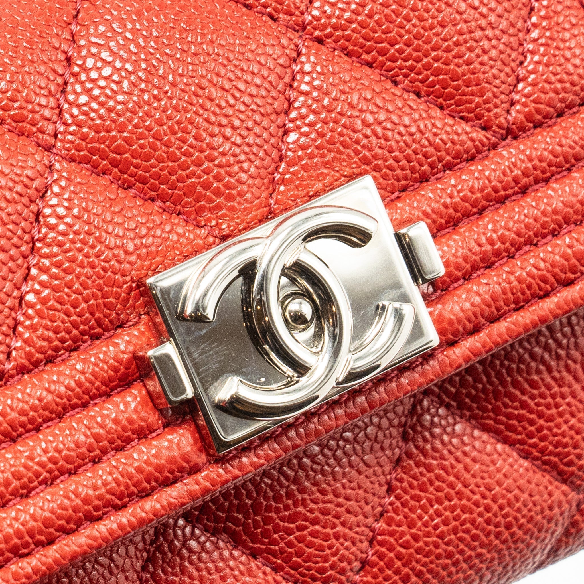 chanel-boy-flap-card-holder-caviar-red-shw