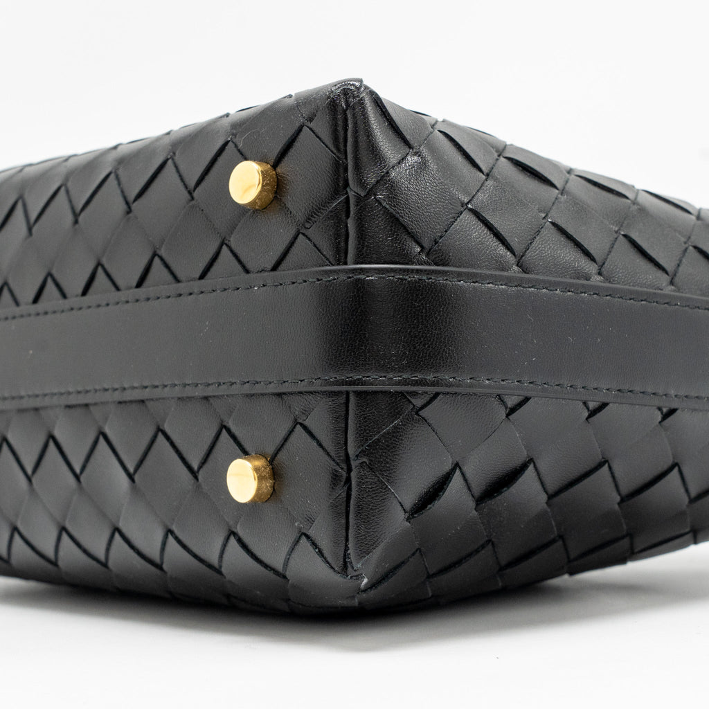 bottega-veneta-mini-wallace-shoulder-bag-calfskin-black-ghw