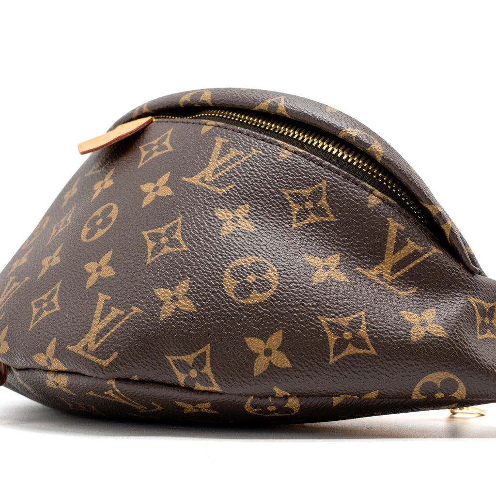 louis-vuitton-bumbag-monogram-canvas-ghw-3
