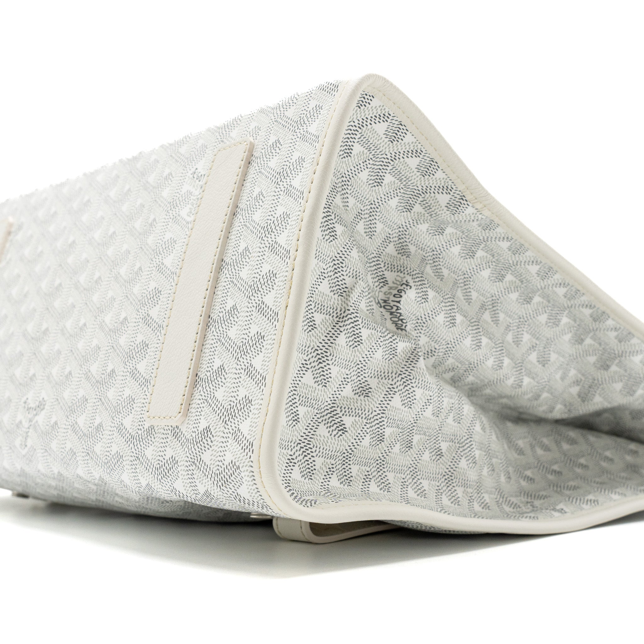 goyard-saint-leger-backpack-goyardine-canvas-white-shw