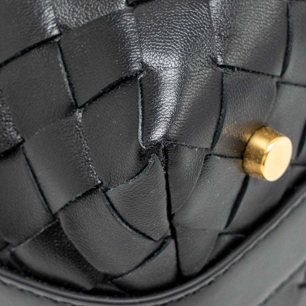 bottega-veneta-mini-wallace-shoulder-bag-calfskin-black-ghw