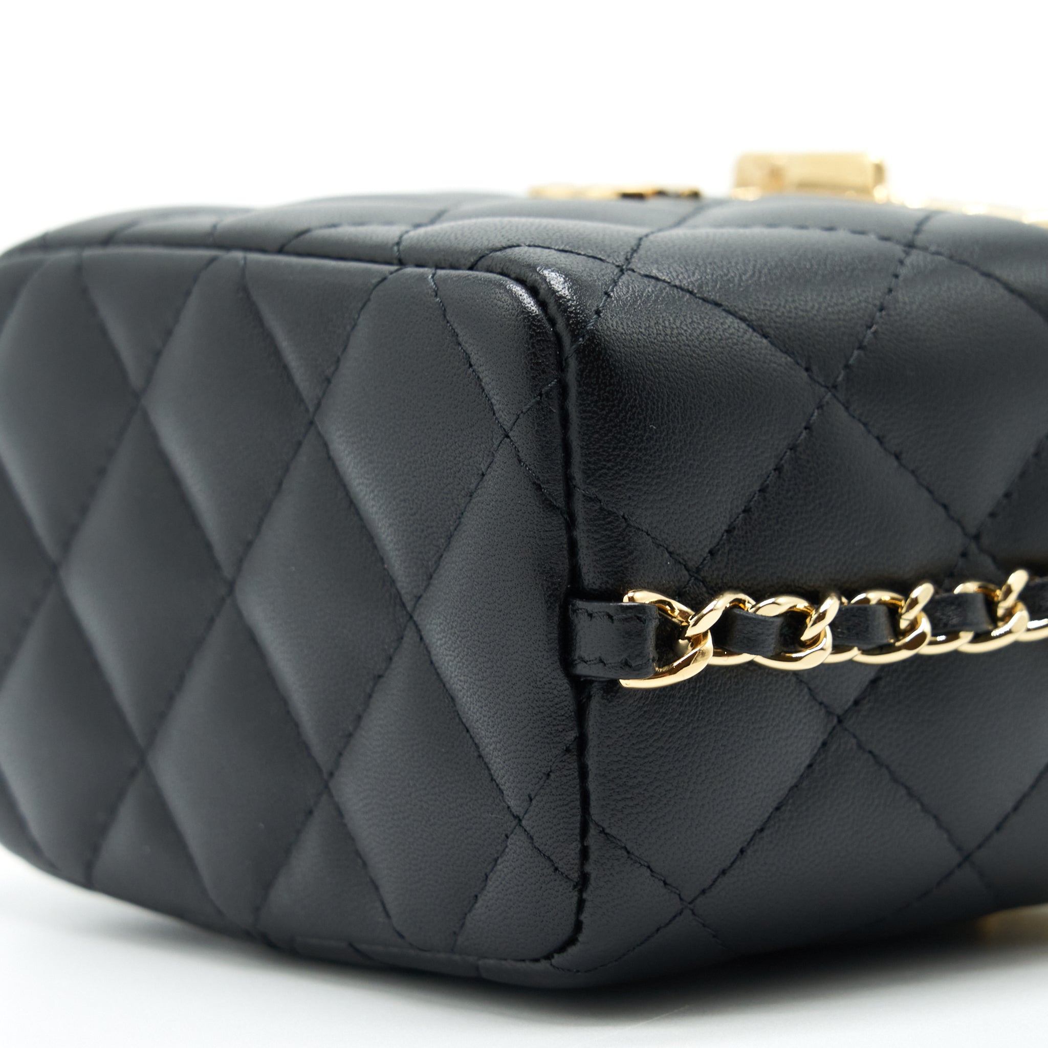 chanel-22s-small-clic-flap-vanity-with-chain-lambskin-black-lghw
