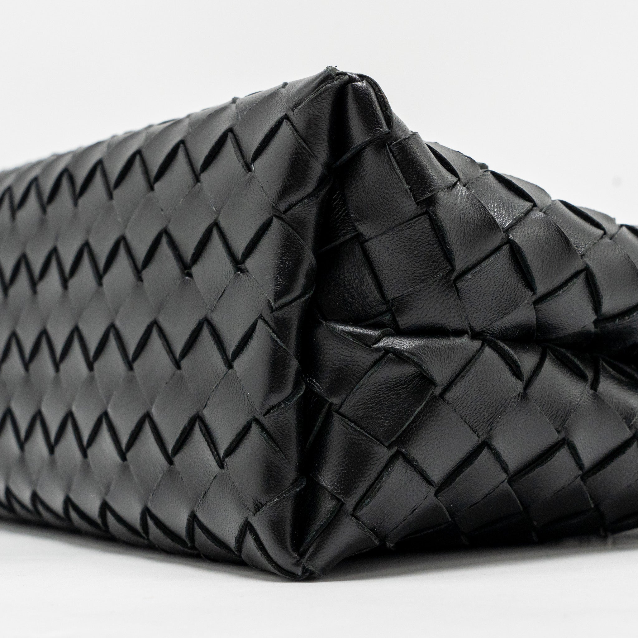 bottega-veneta-small-andiamo-bag-lambskin-black-ghw-1