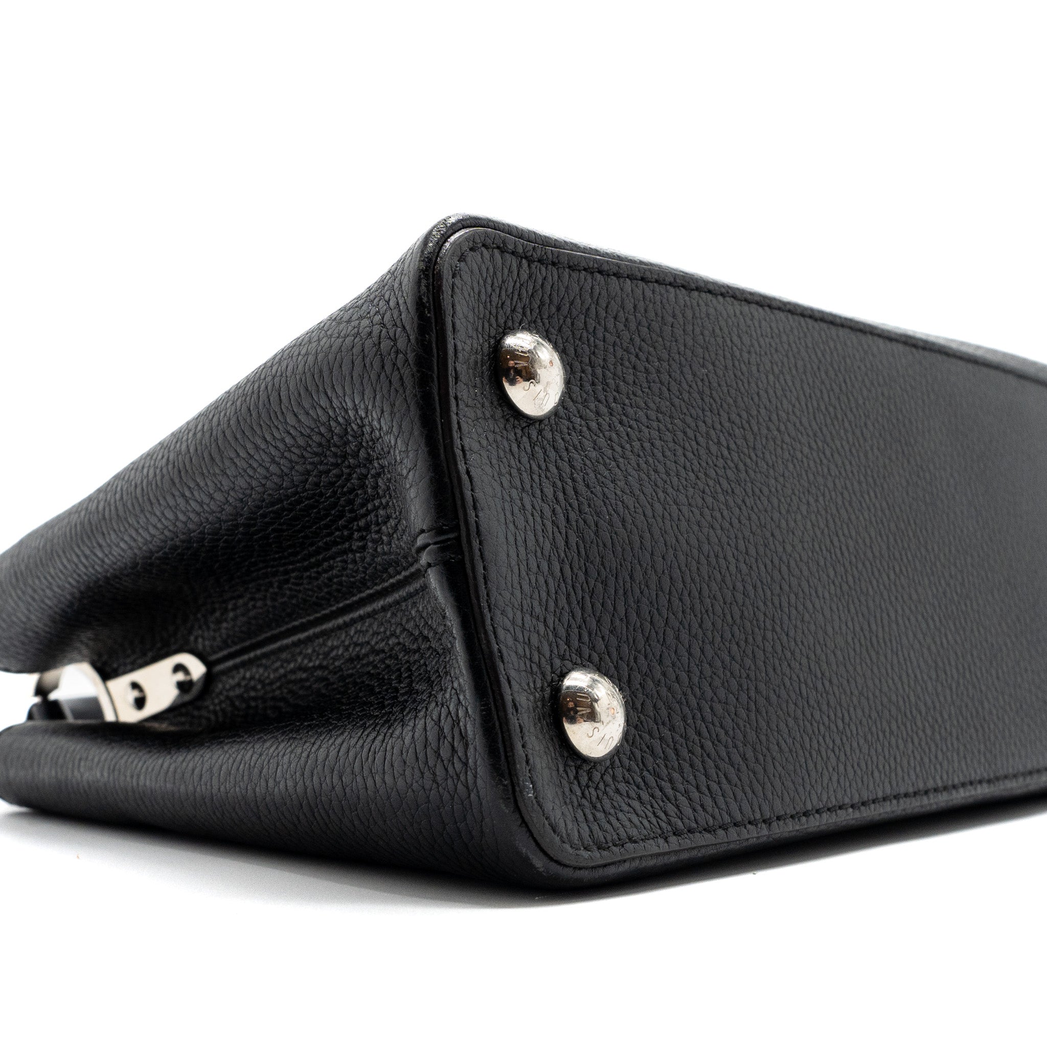 louis-vuitton-capucines-pm-calfskin-black-pink-shw