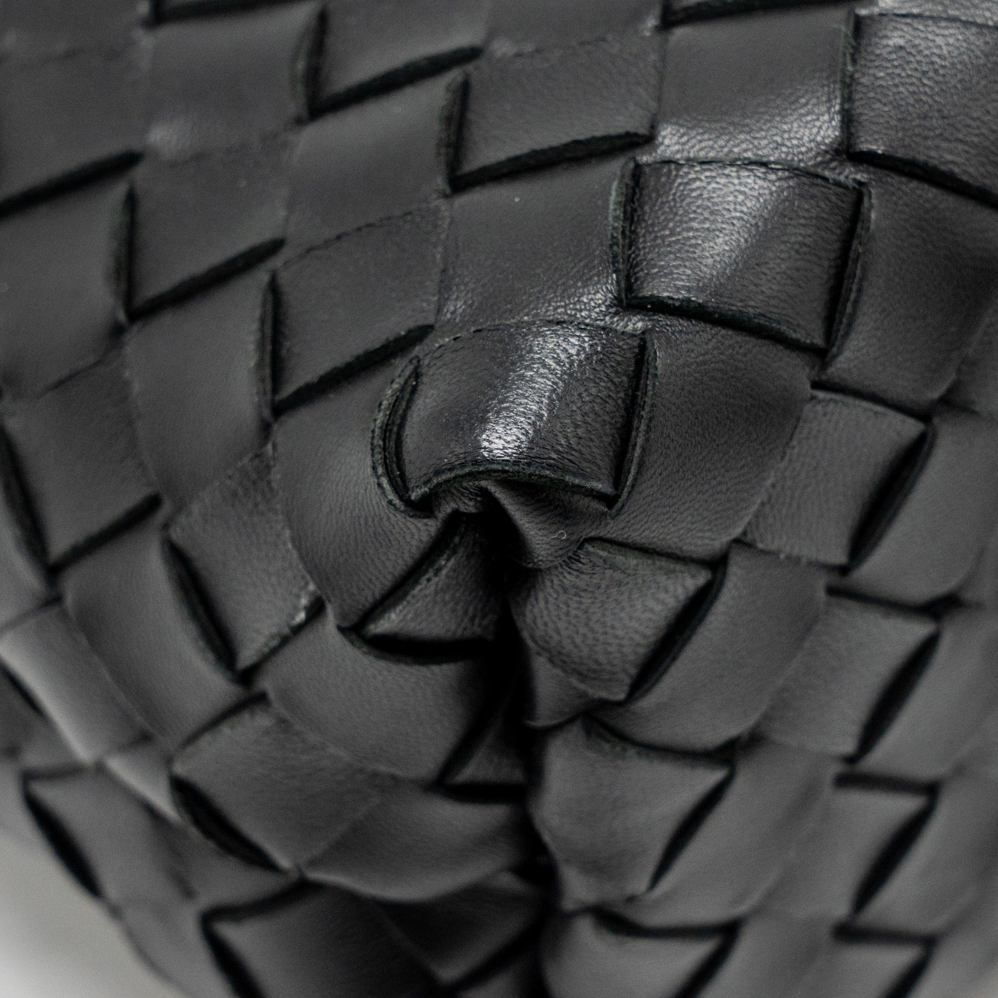bottega-veneta-small-andiamo-bag-lambskin-black-ghw-1