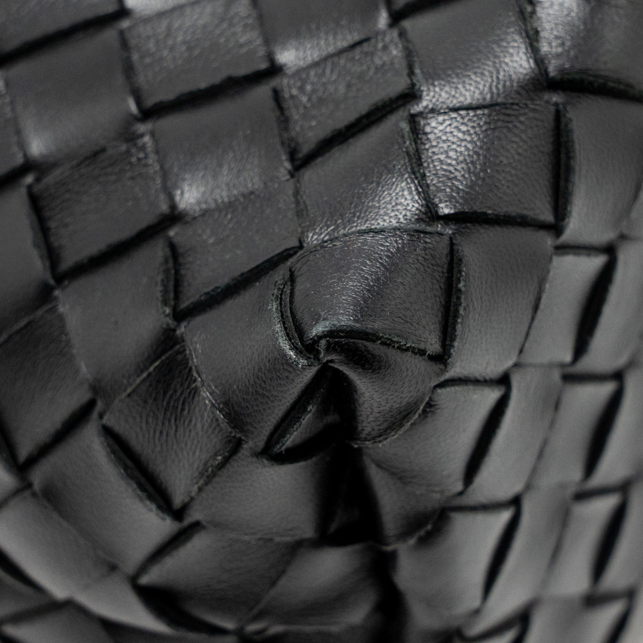 bottega-veneta-small-andiamo-bag-lambskin-black-ghw-1