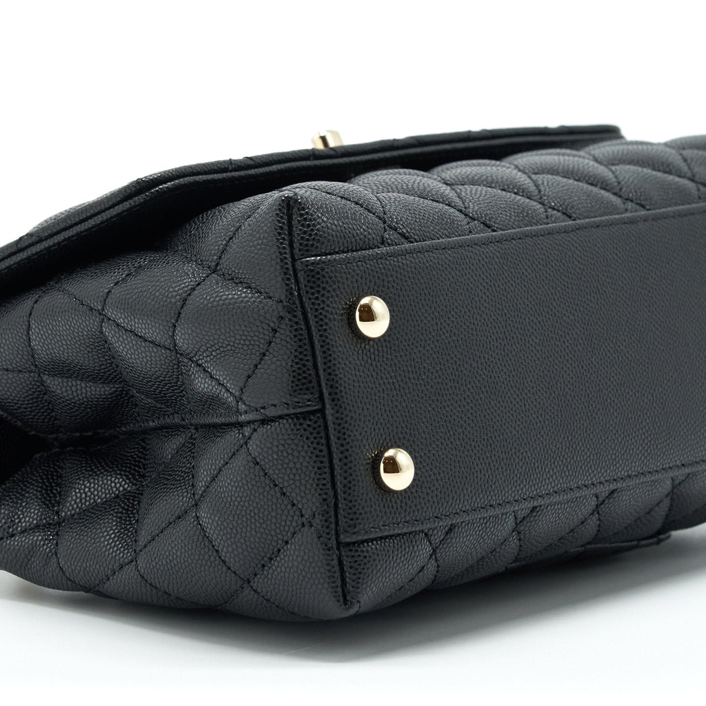 chanel-22p-small-coco-handle-caviar-black-lghw-microchip-1