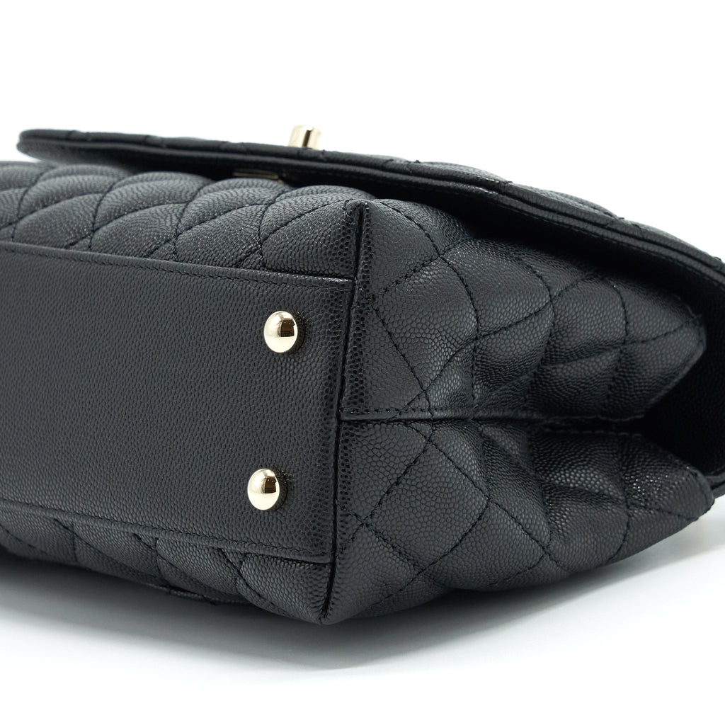 chanel-22p-small-coco-handle-caviar-black-lghw-microchip-1