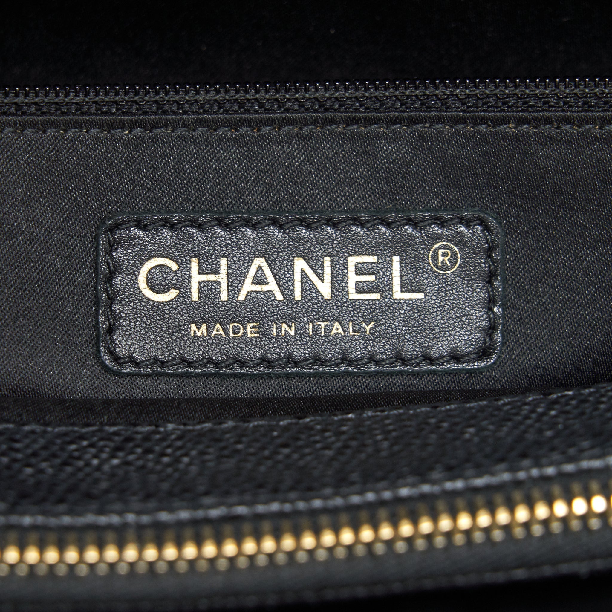 chanel-gran-shopping-tote-caviar-ghw