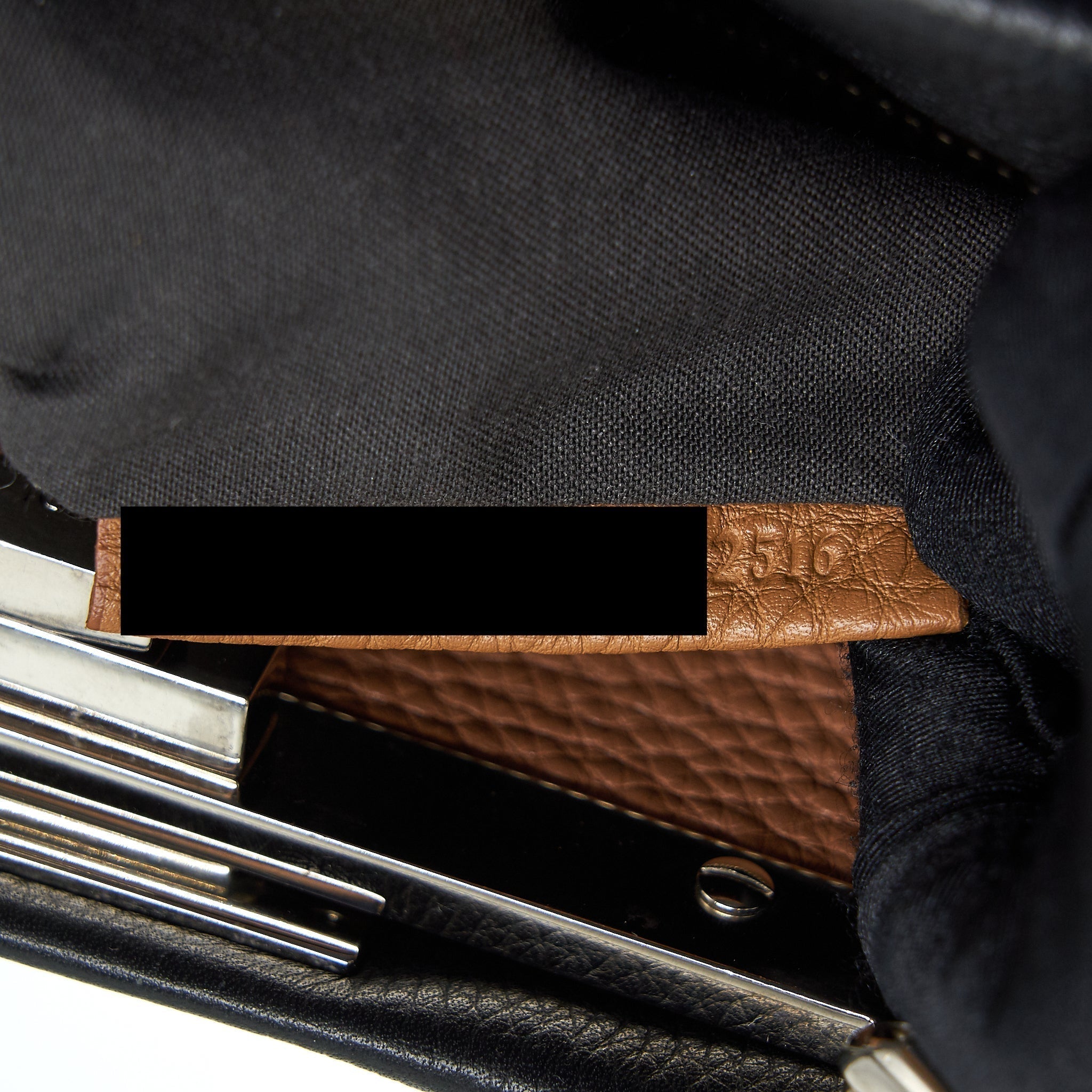 fendi-peekaboo-tote-bag-grained-calfskin-black-shw