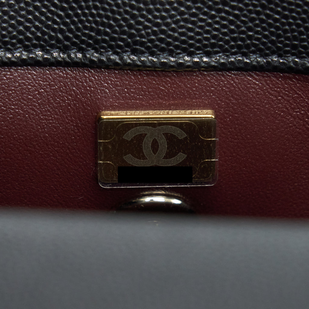 chanel-22p-small-coco-handle-caviar-black-lghw-microchip-1