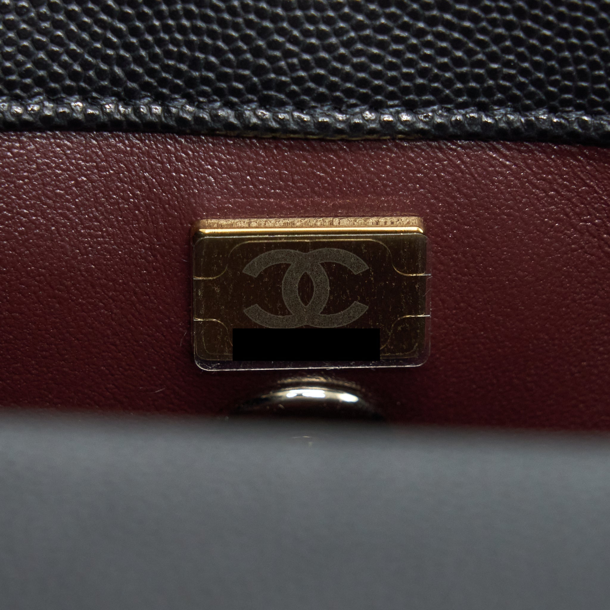 chanel-22p-small-coco-handle-caviar-black-lghw-microchip-1