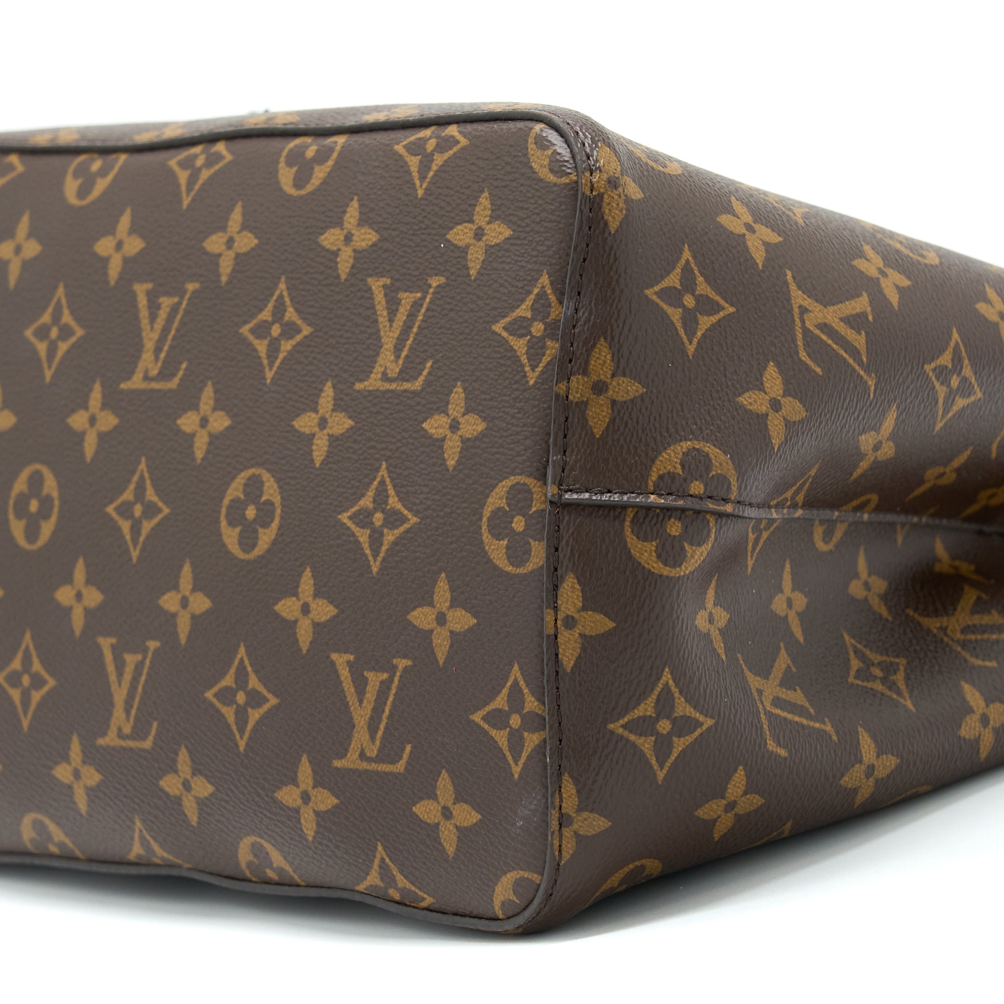 louis-vuitton-neo-noe-monogram-canvas-ghw-1