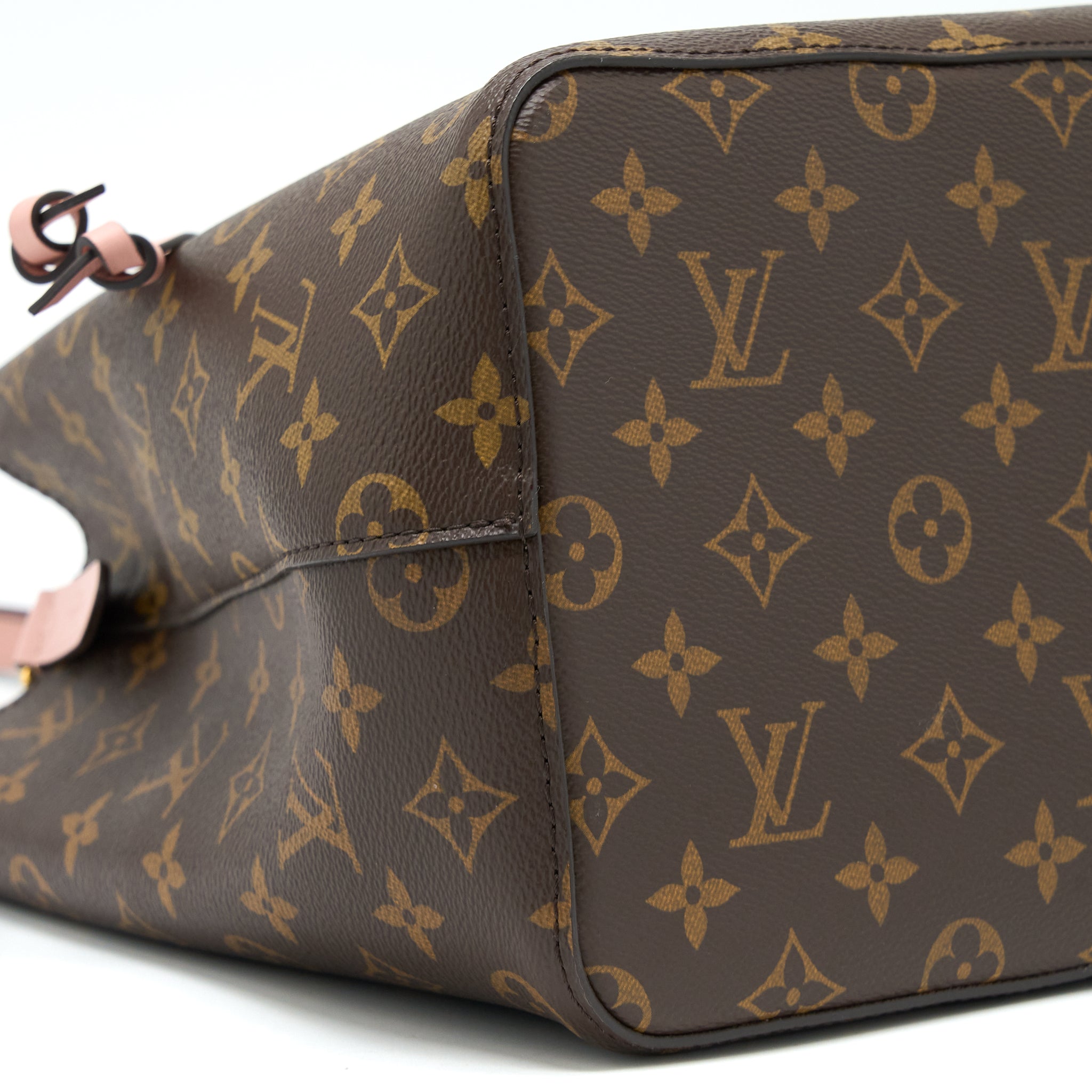 louis-vuitton-neonoe-monogram-canvas-rose-poudre-ghw