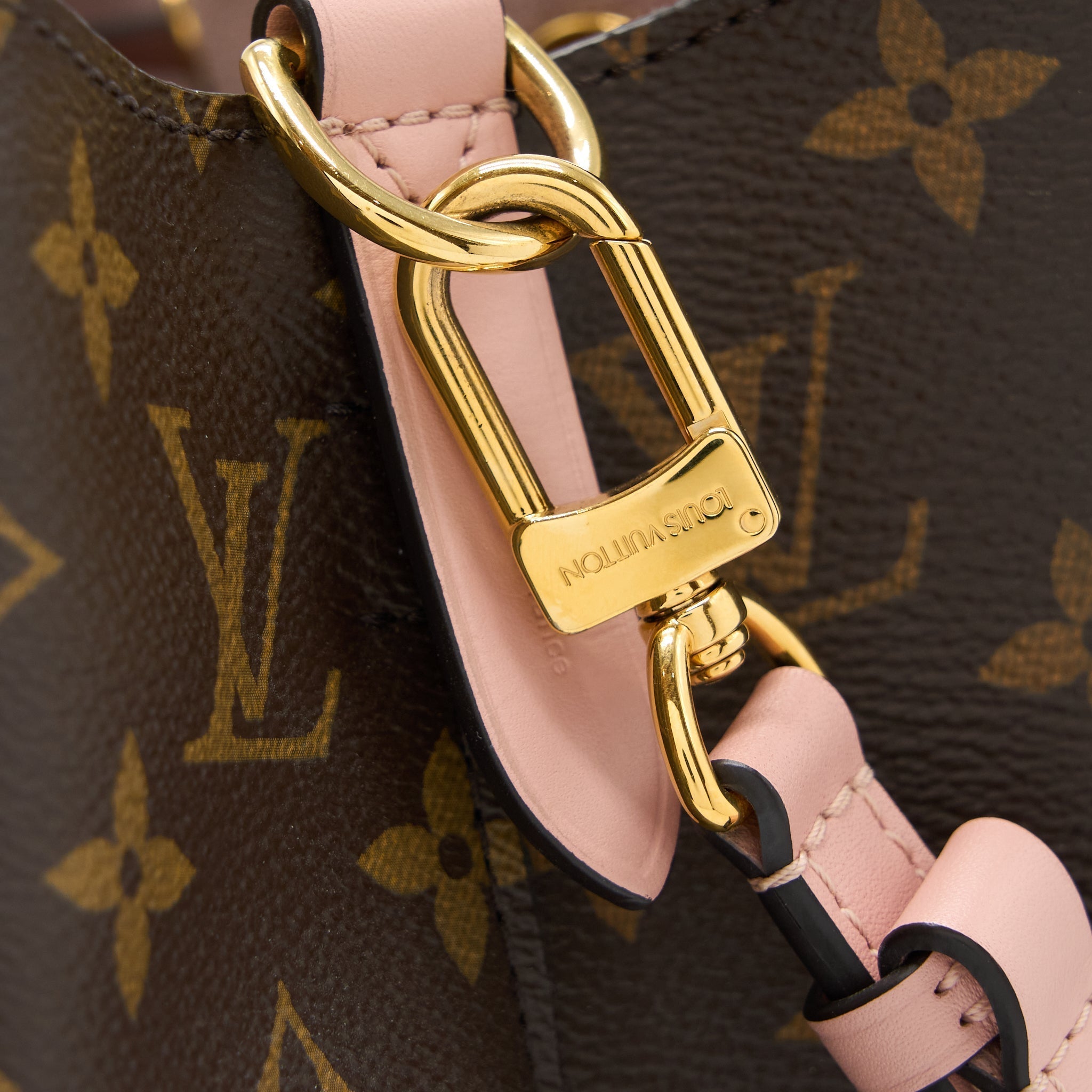 louis-vuitton-neonoe-monogram-canvas-rose-poudre-ghw