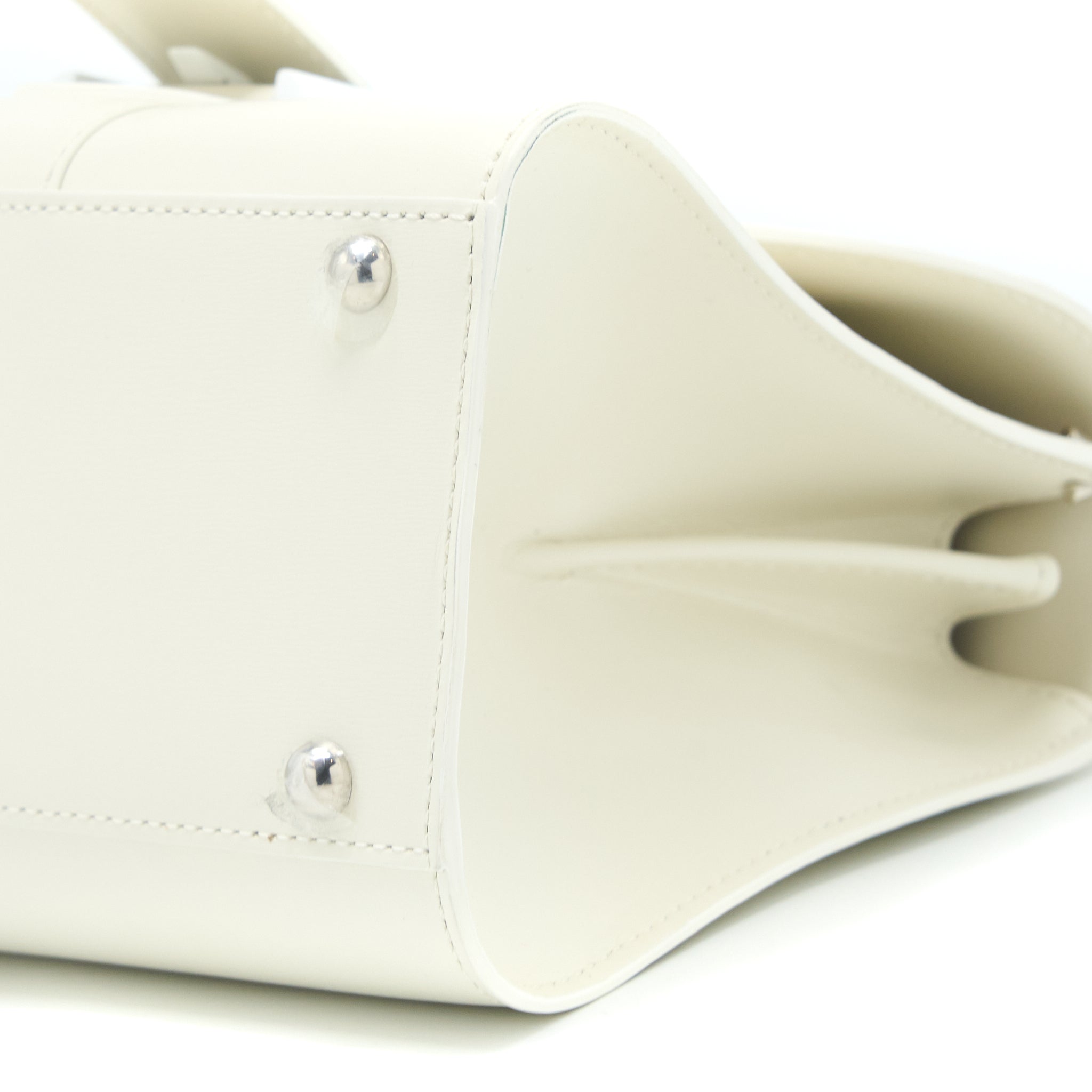 delvaux-mini-brilliant-handbag-calfskin-white-with-white-silver-hardware