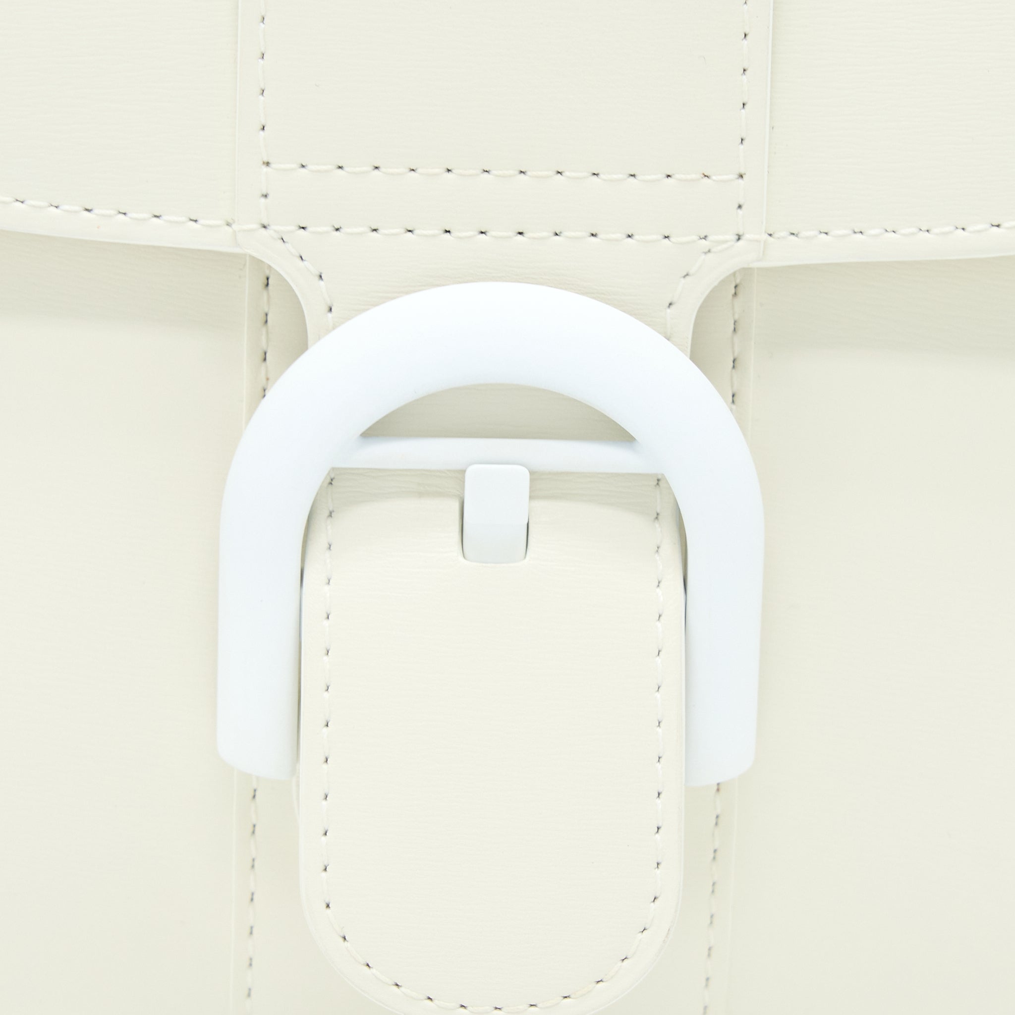 delvaux-mini-brilliant-handbag-calfskin-white-with-white-silver-hardware