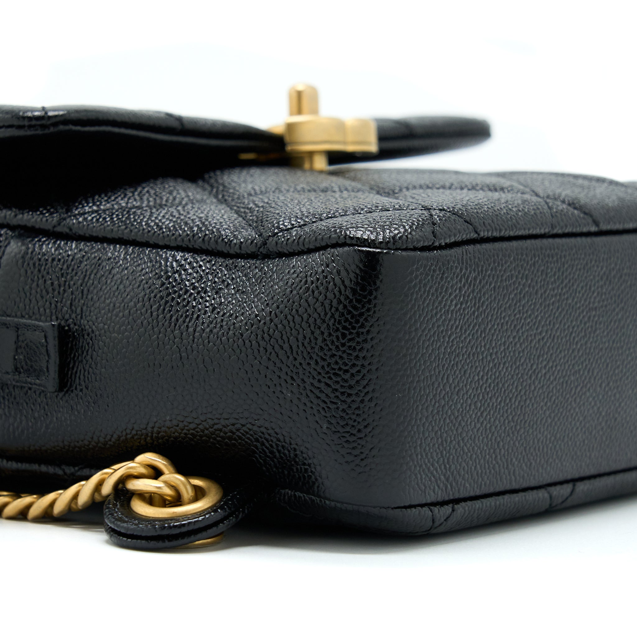 chanel-22p-flap-backpack-caviar-black-ghw-microchip