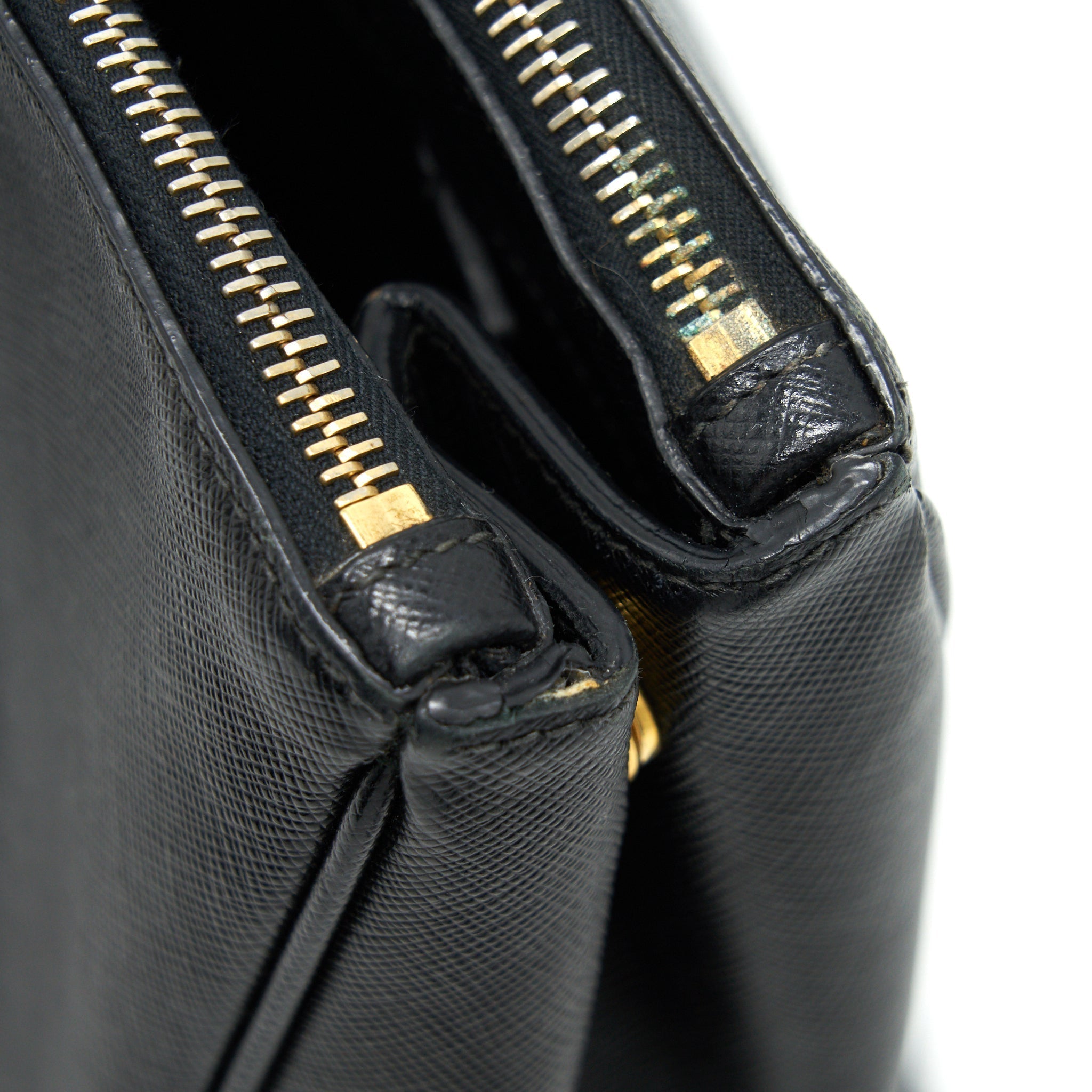 prada-saffiano-tote-large-in-black