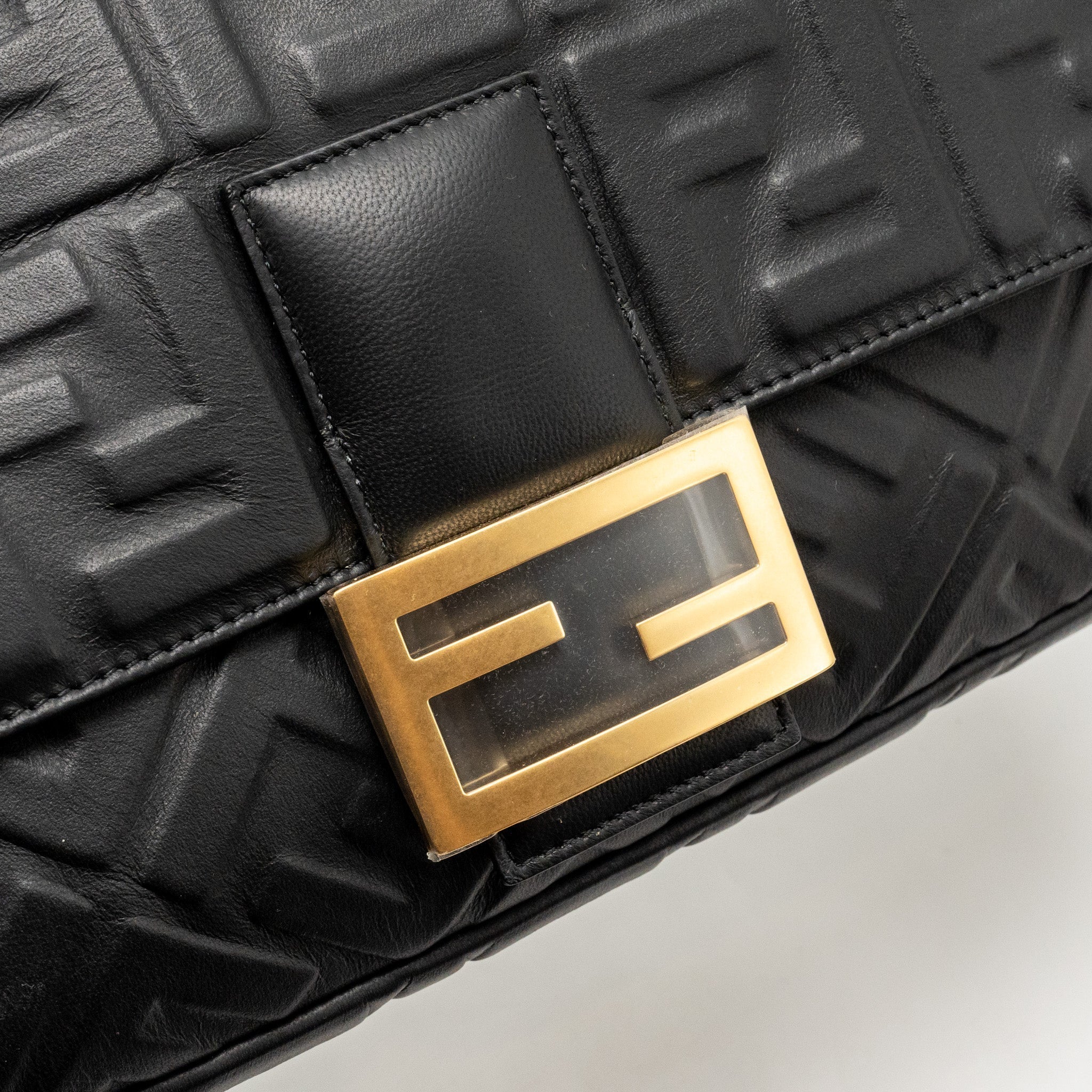 fendi-large-baguette-bag-nappa-black-ghw-1