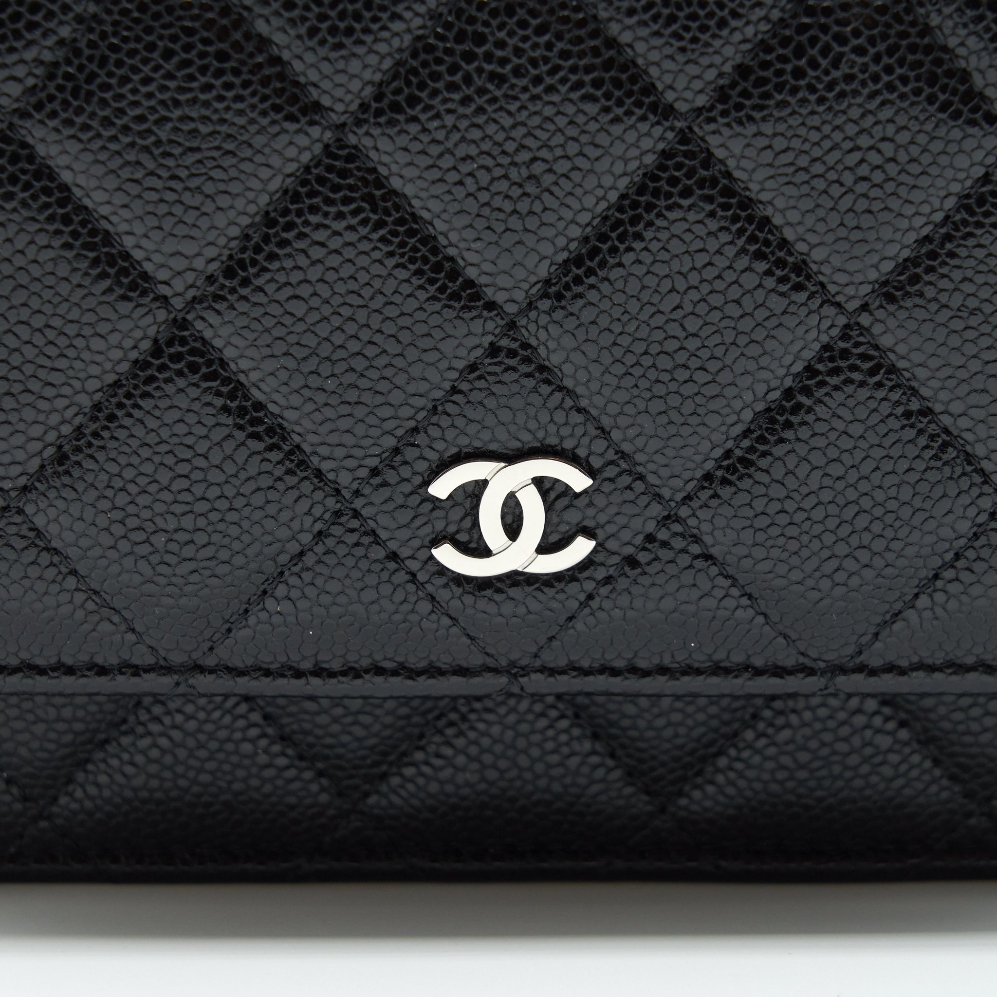 chanel-mini-wallet-on-chain-caviar-black-shw