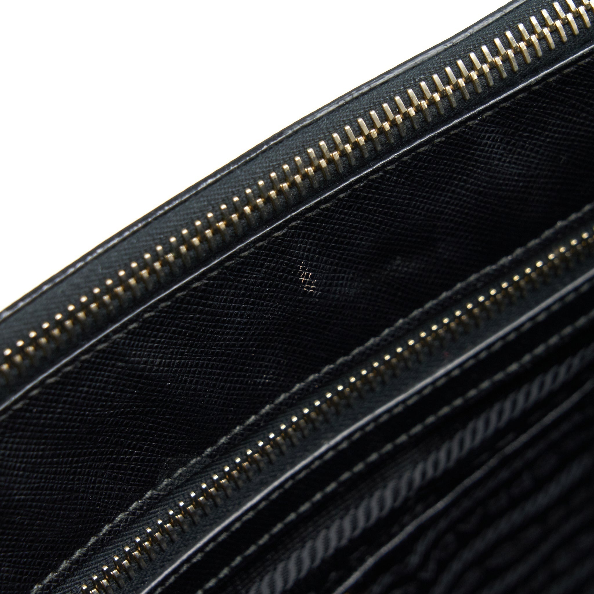 prada-saffiano-tote-large-in-black