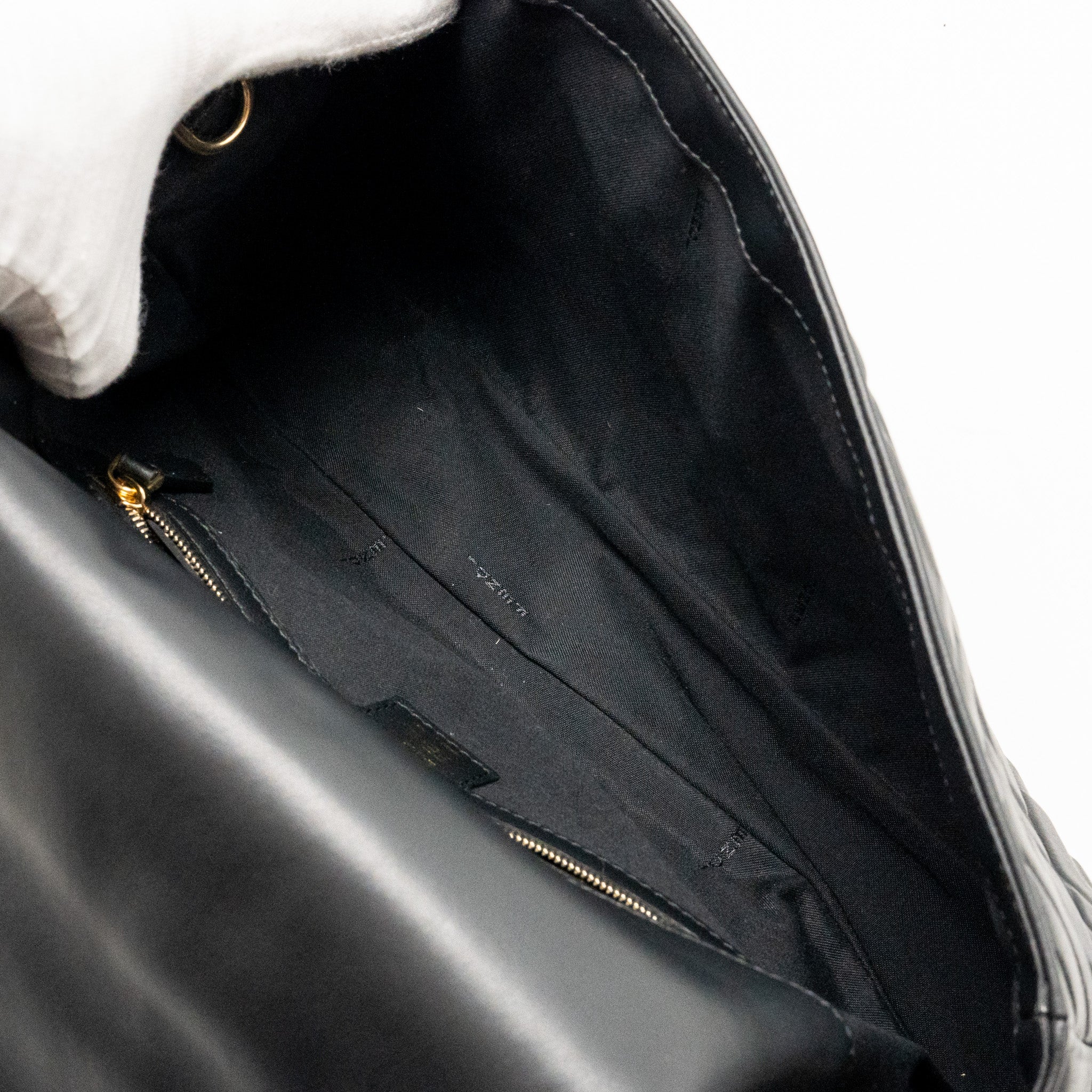 fendi-large-baguette-bag-nappa-black-ghw-1