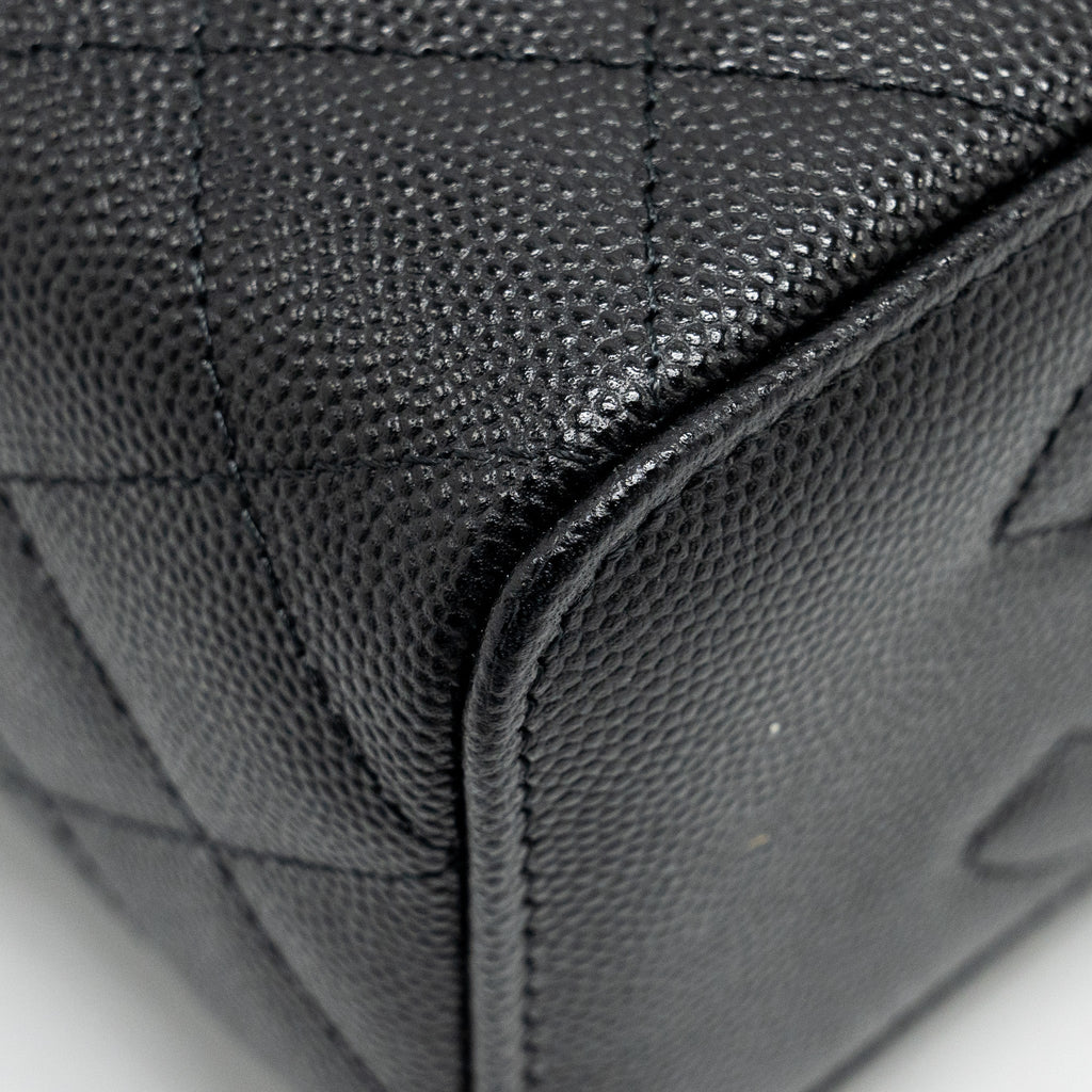 chanel-long-vanity-with-chain-caviar-black-lghw-2