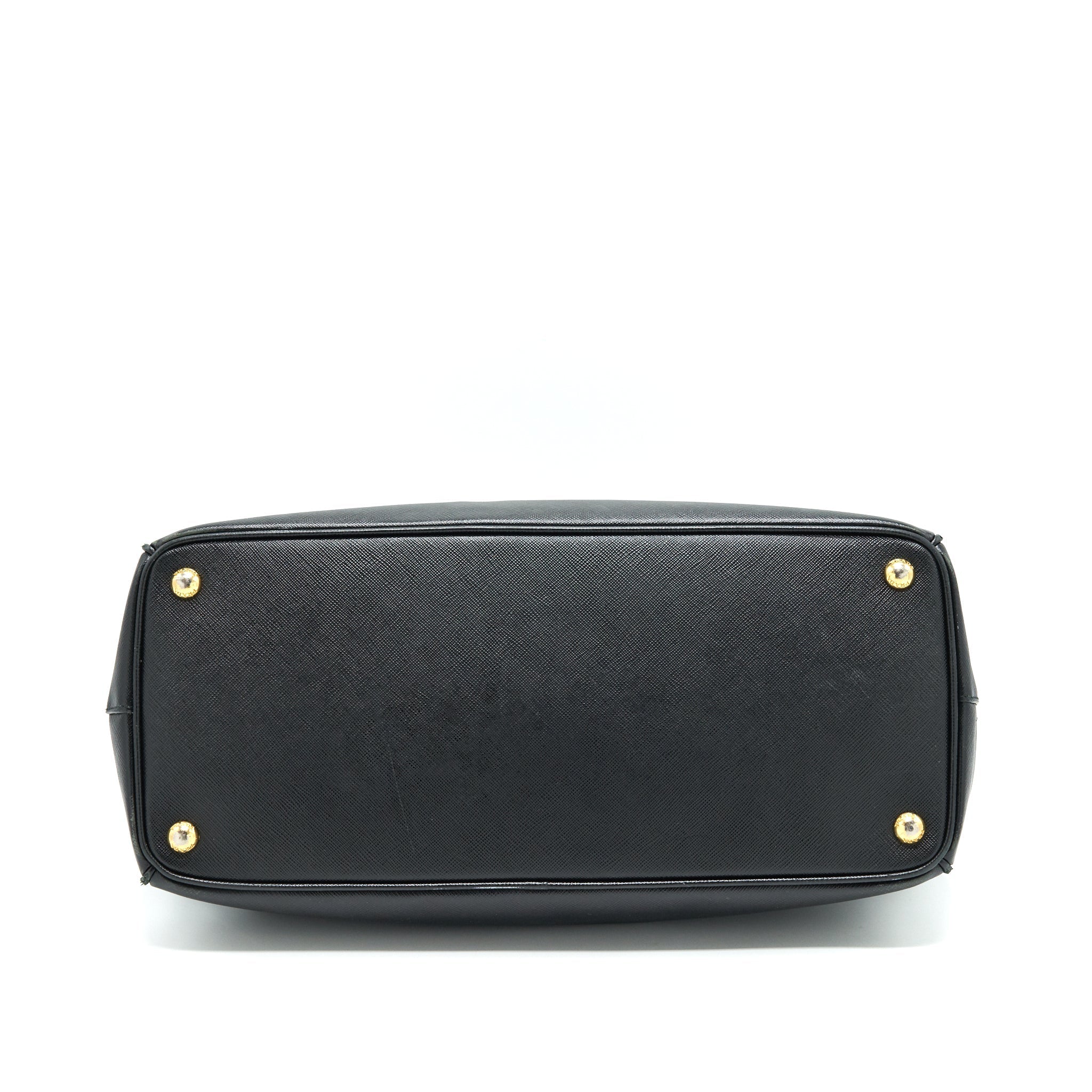 prada-saffiano-tote-large-in-black